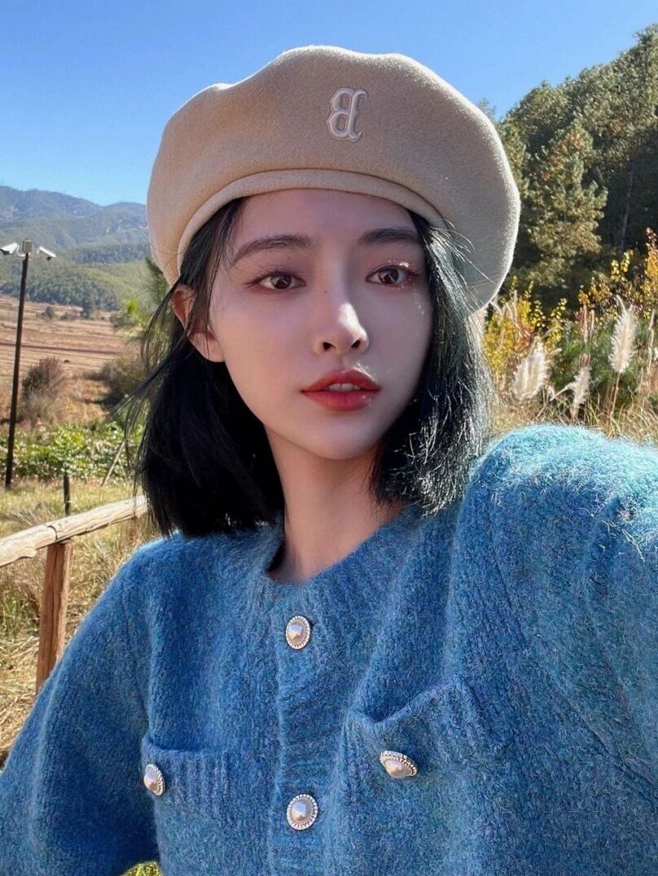 「94投稿许佳琪」 许佳琪(kiki),1995年8月27日出生于浙江省台州