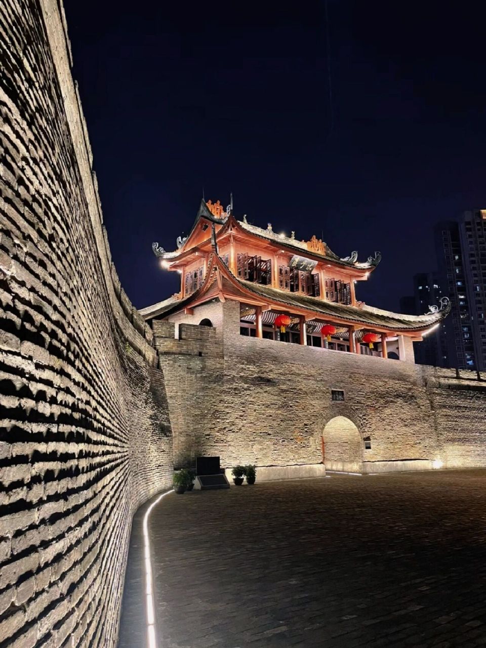 柳州拍照|91柳州标志性古建筑61东门城楼  99柳州东门城楼门票