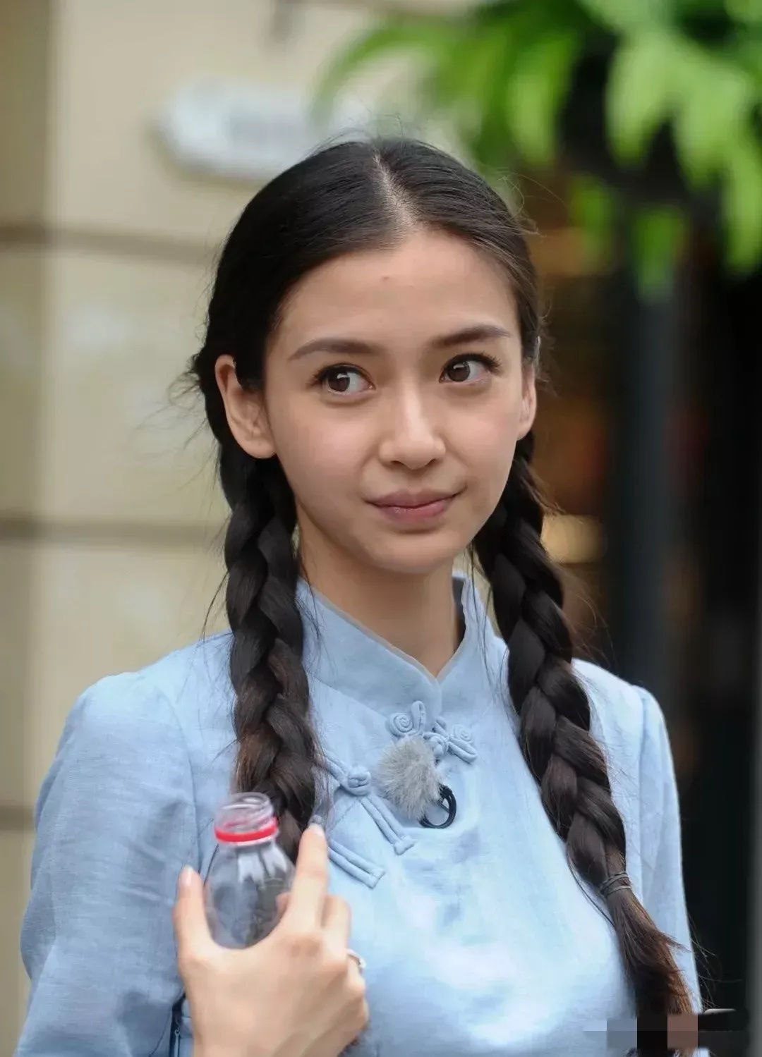 baby这么美居然还有法令纹