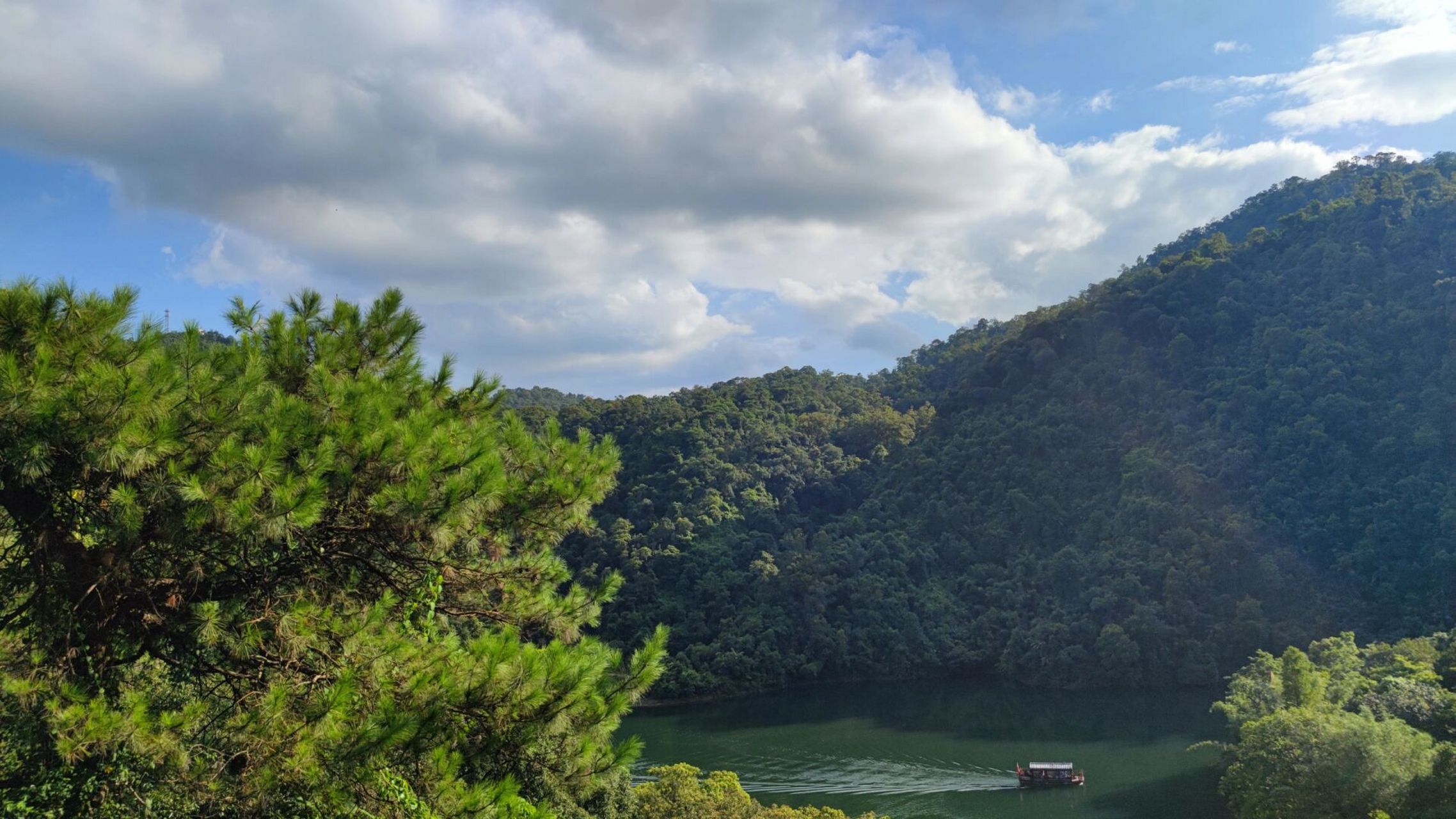 肇庆鼎湖山风景名胜区 因为工作原因,需要在肇庆工作一年,刚开始来到