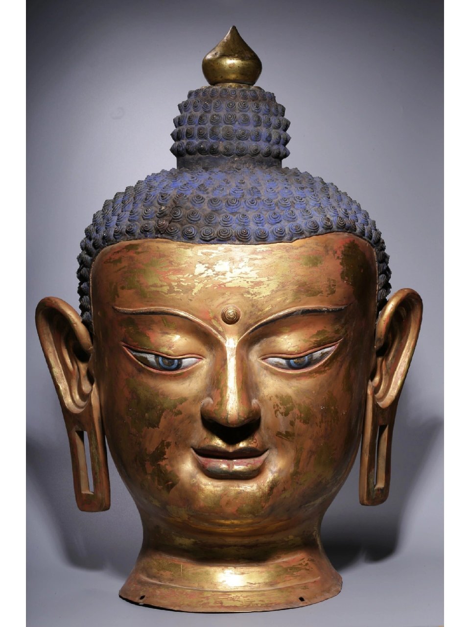 明代,超大铜鎏金释迦牟尼佛头 明代,超大铜鎏金释迦牟尼佛头 高70厘米