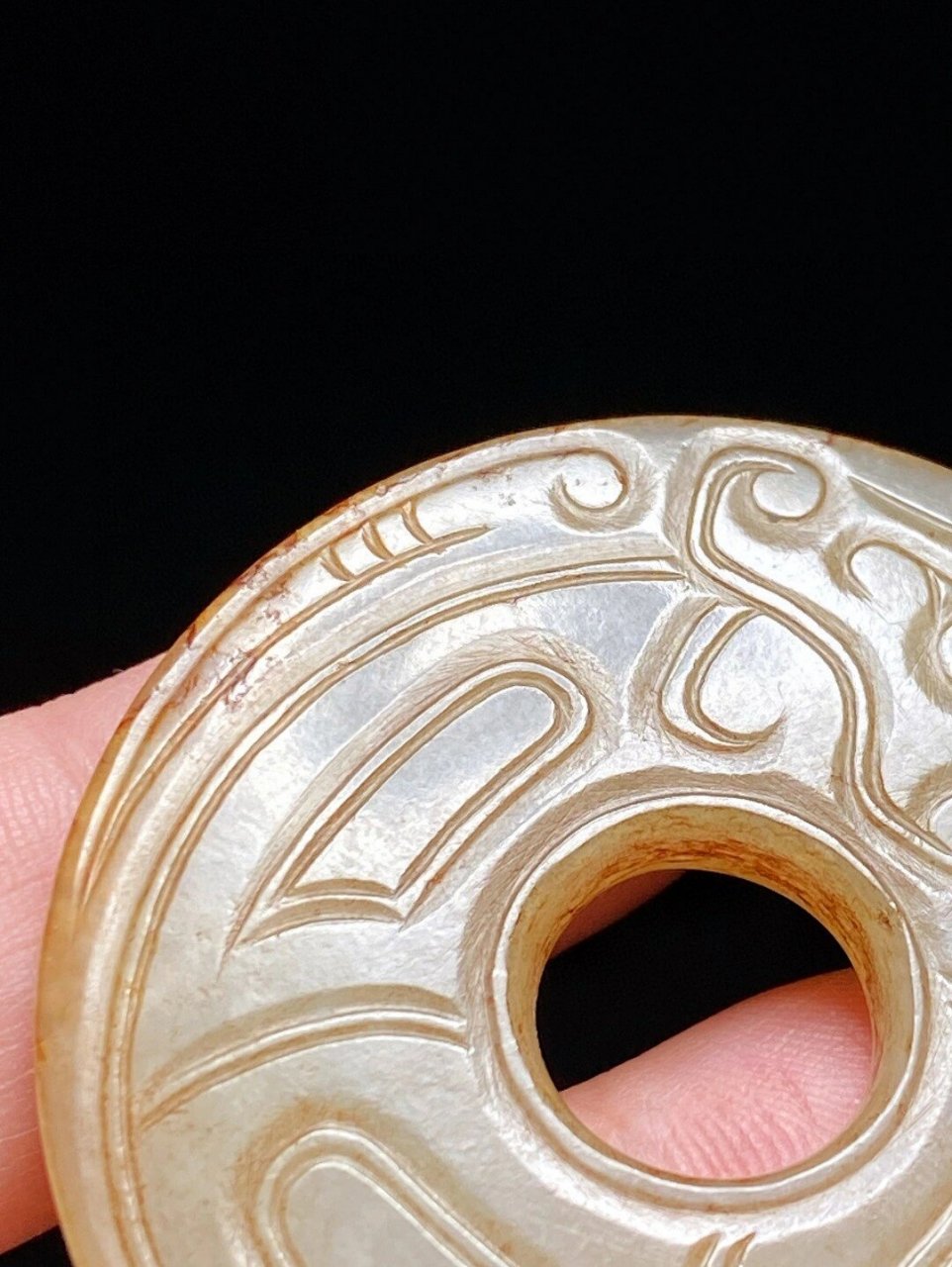 西周 和田玉籽料 白玉 龙纹玉璧 挂件  长5 宽5 高0.5厘米 重24.