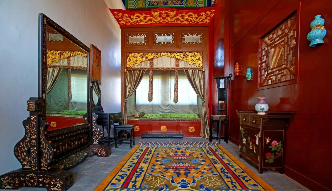 但是如果到圆明新园中皇帝的寝宫九洲清晏看一看,第一感受可能是:皇帝