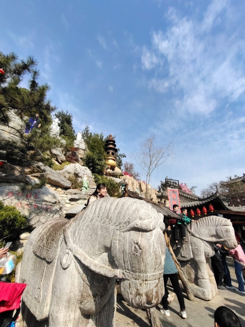 马嵬驿景区 马嵬驿,即马嵬坡,位于陕西省兴平市西约11公里.