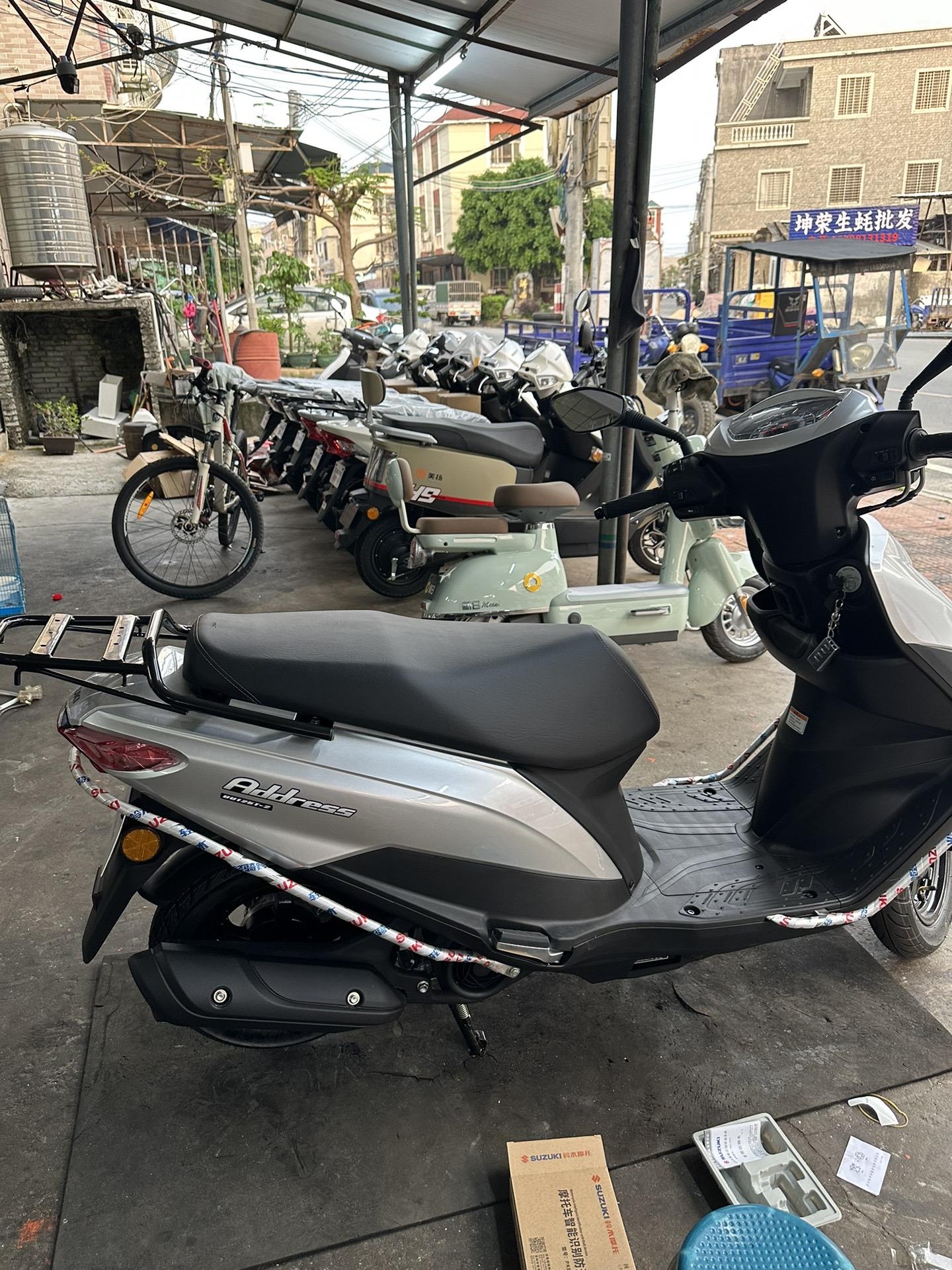铃木uu125 国四电喷踏板车.