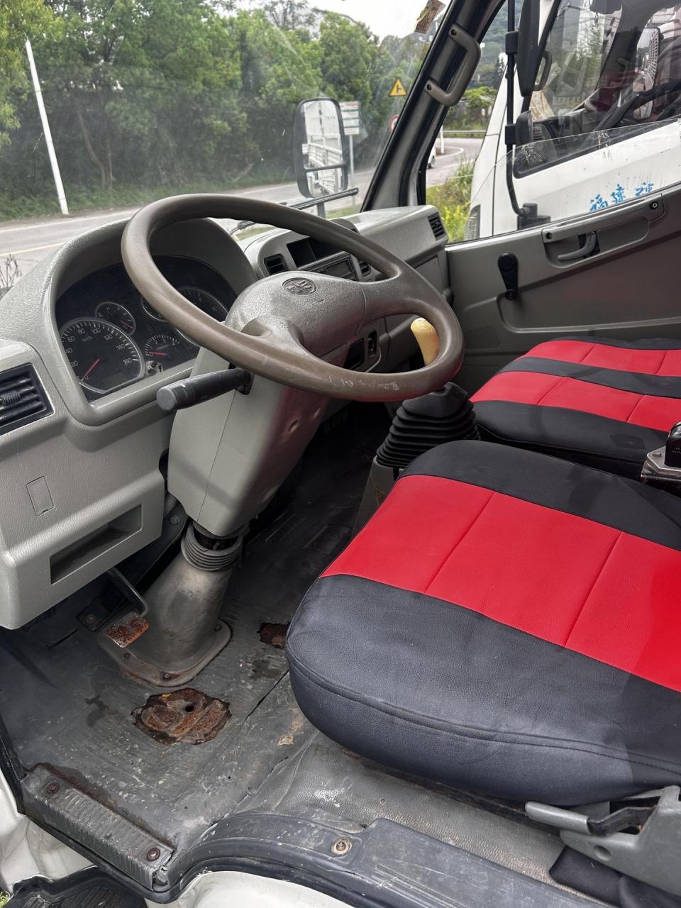 解放霸铃双排平板长3.3米宽2米气刹 断气刹