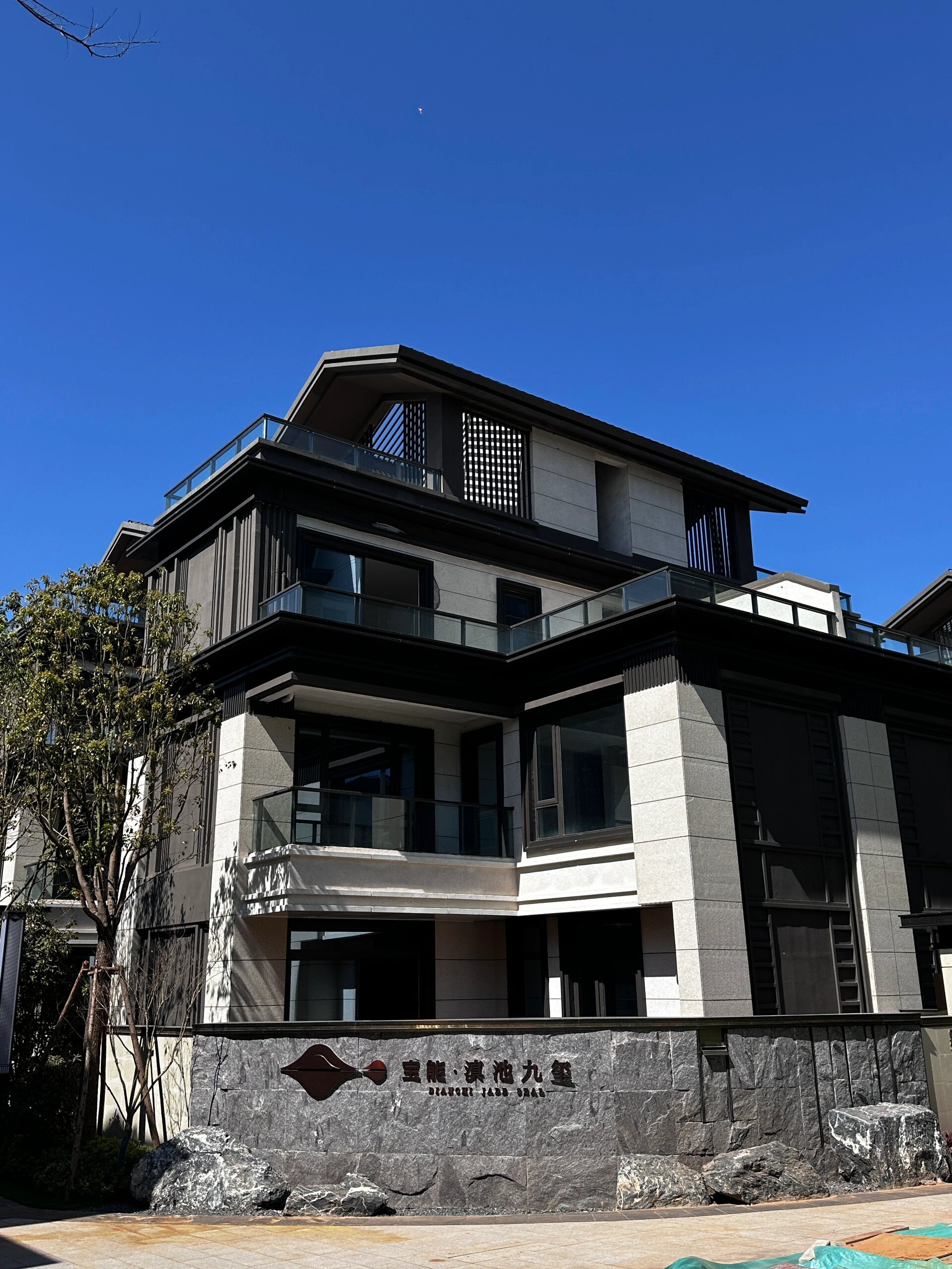 610个w入昆明滇池边绝版别墅 滇池草海边现房洋房!