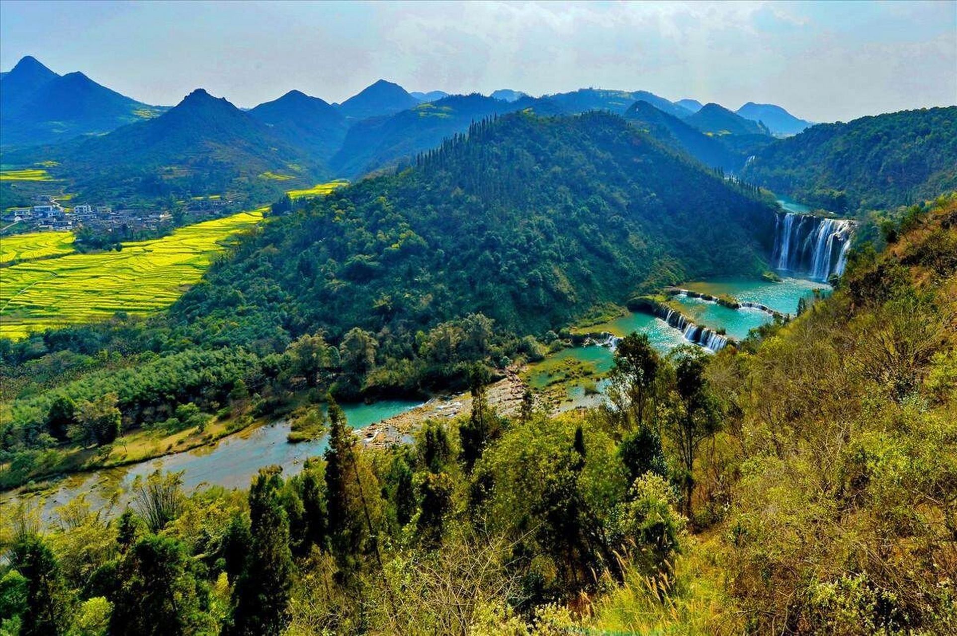 罗平九龙瀑布群,范闲和海棠朵朵相遇的地方 九龙瀑布群, 位于云南曲靖