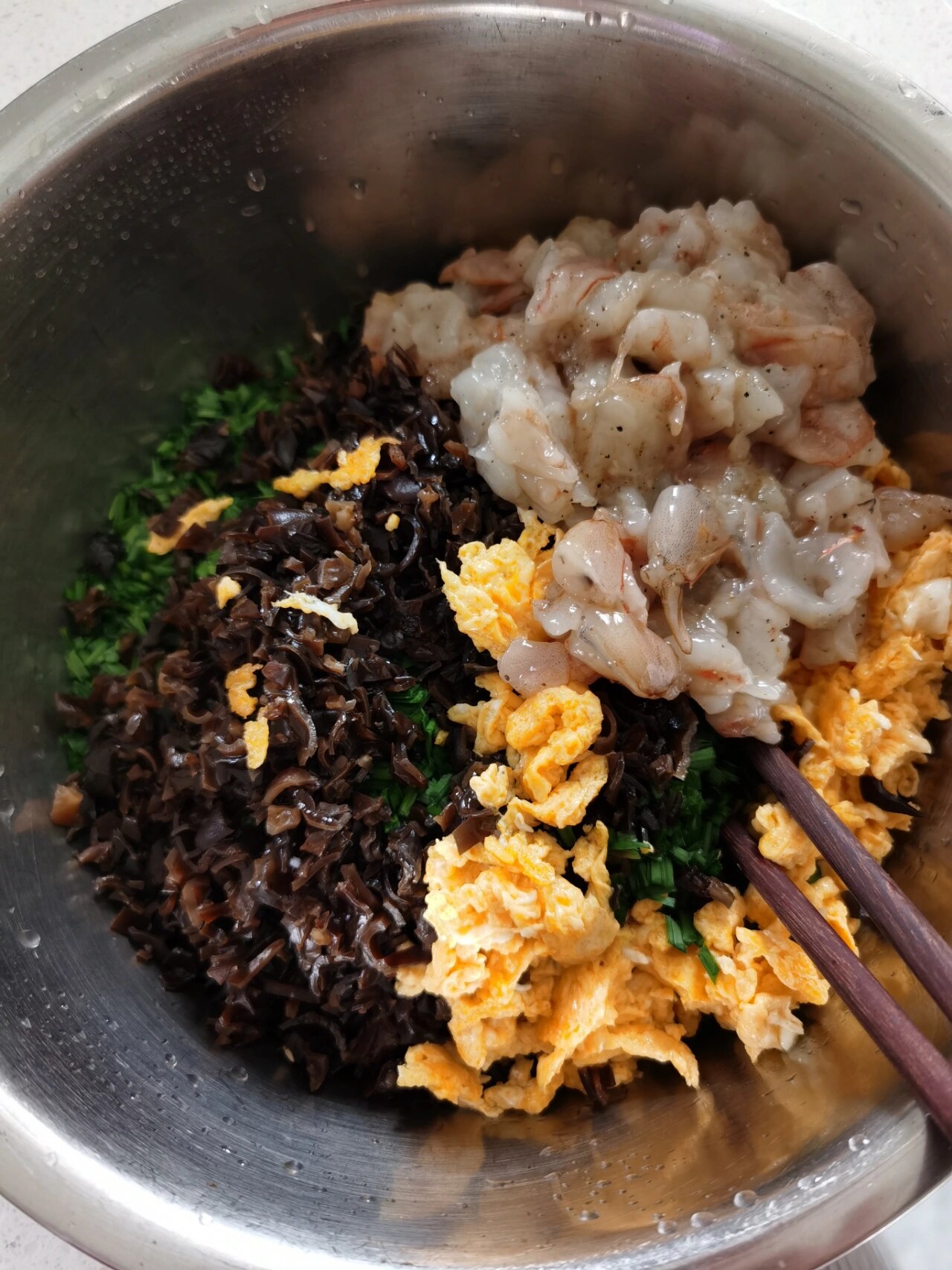 韭菜鸡蛋虾仁馅包子