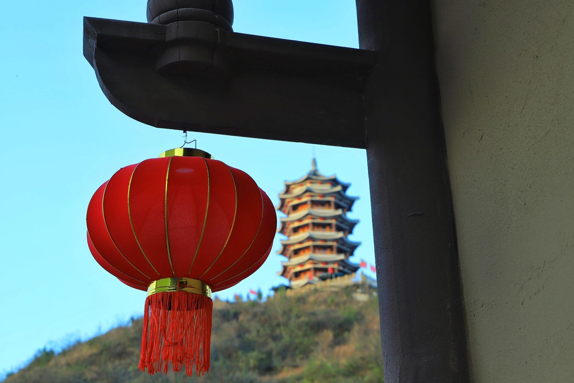 一定要来贵州晴隆县阿妹戚托小镇感受民风      阿妹戚托小镇景区是