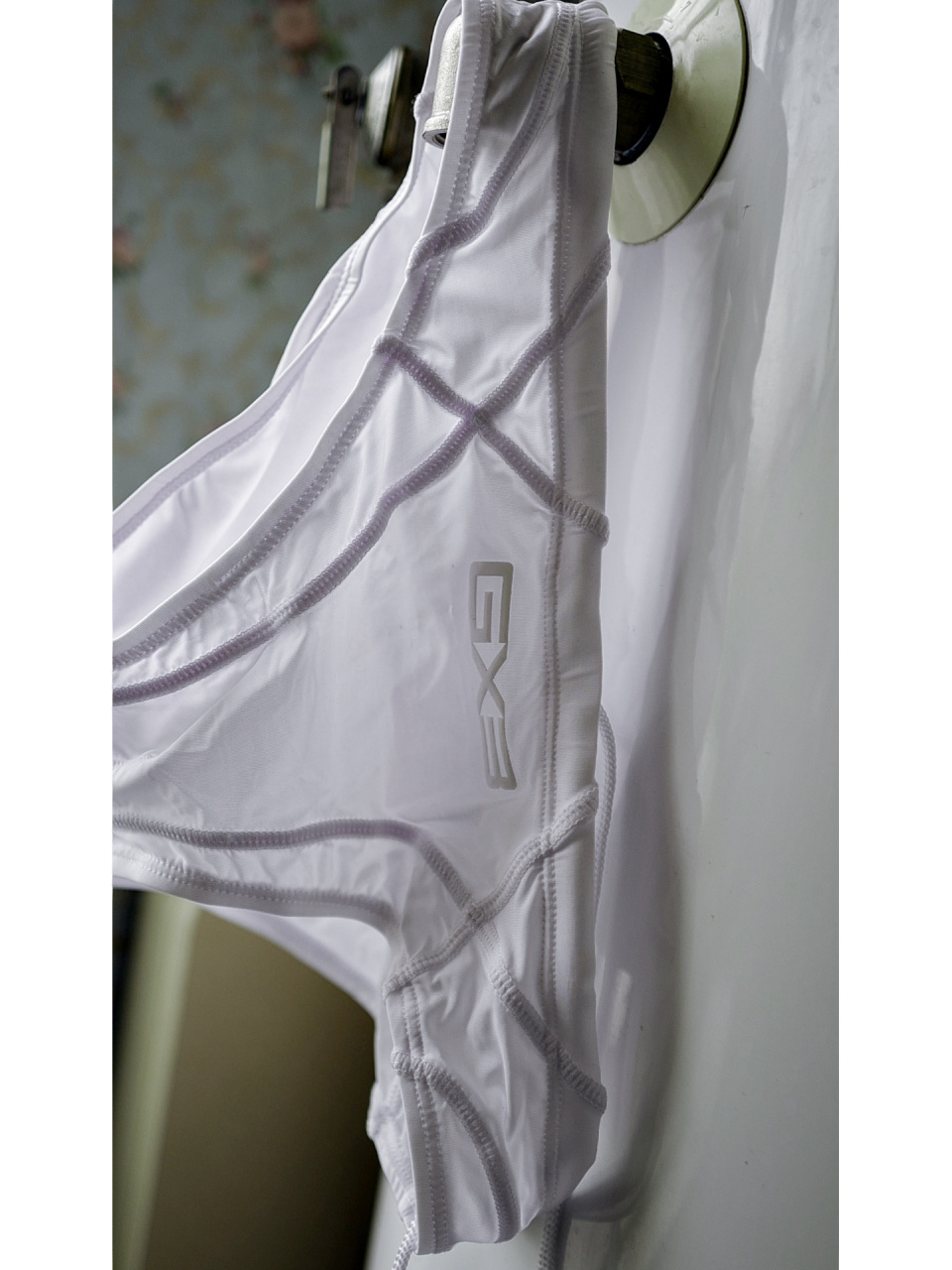 gx3 限定泳裤 私人小天地; 感觉决定一切; 疲于维持脆弱的人际关系