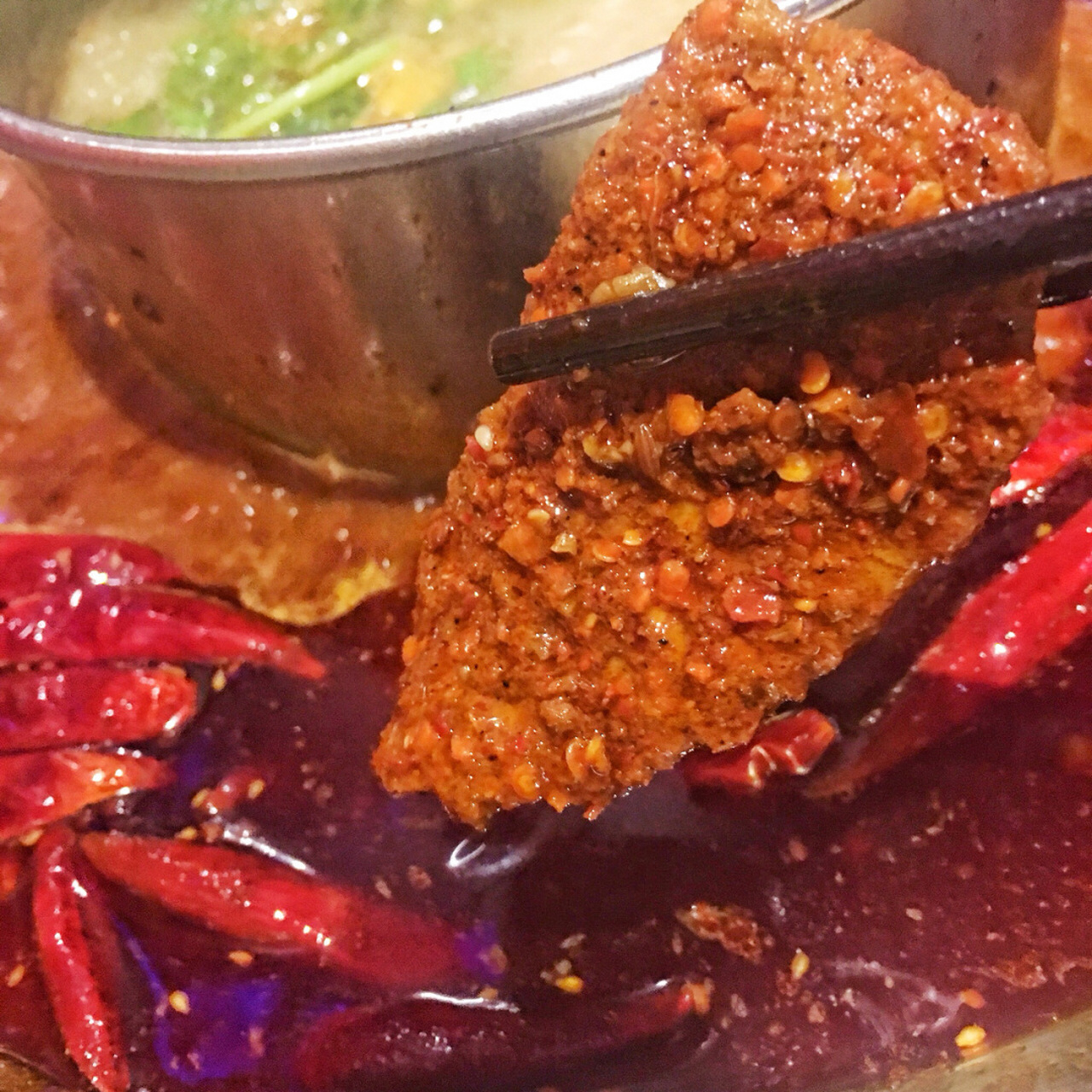 店铺:大龙燚火锅92 地址:清和大街南市食品街b座1号1-2层(临近