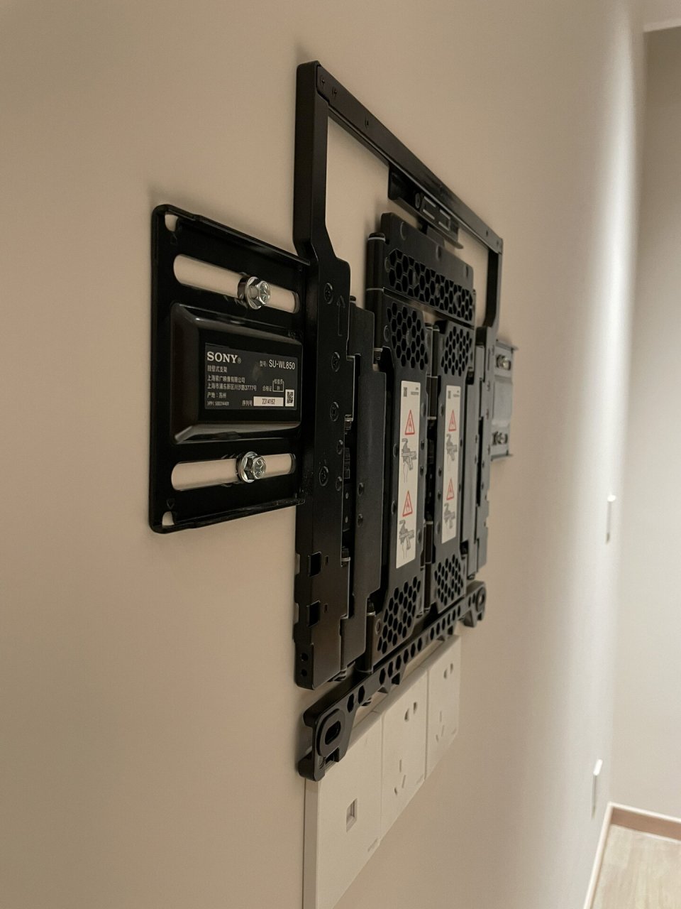 索尼wl850电视支架 电视支架也能这么精致,贴墙是真的薄,接下来挂电视