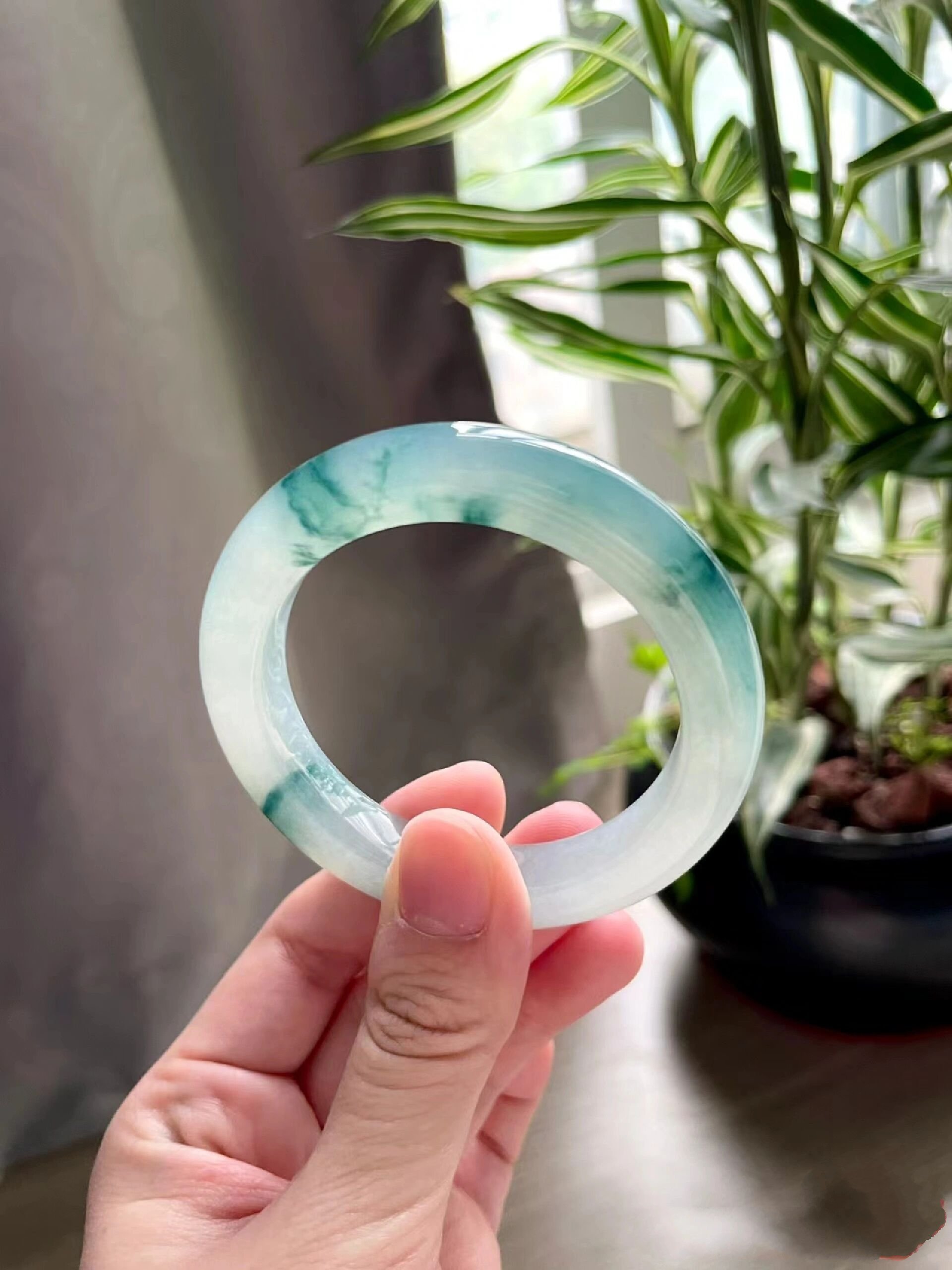 冰飘花 翡翠手镯 胶条 冰种飘兰花