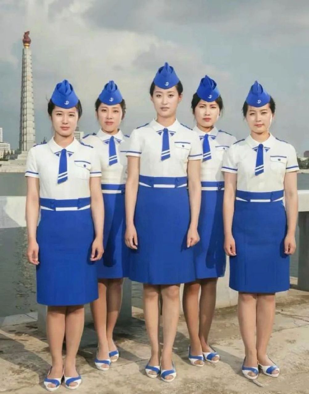 1980年代末的朝鲜空姐.