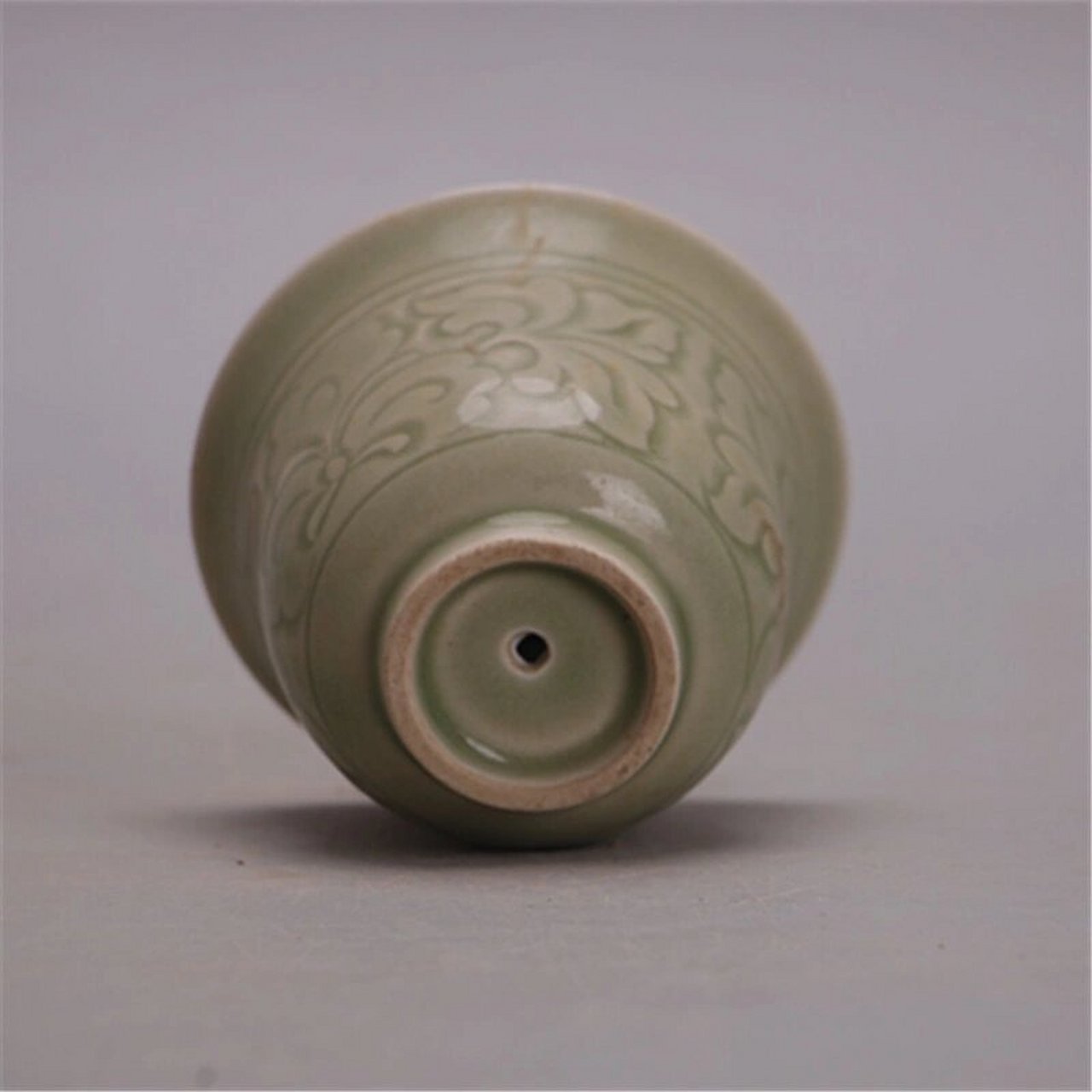 耀州窑雕刻龙头公道杯 规格:高9厘米 口径8.5厘米 底径3.5厘米