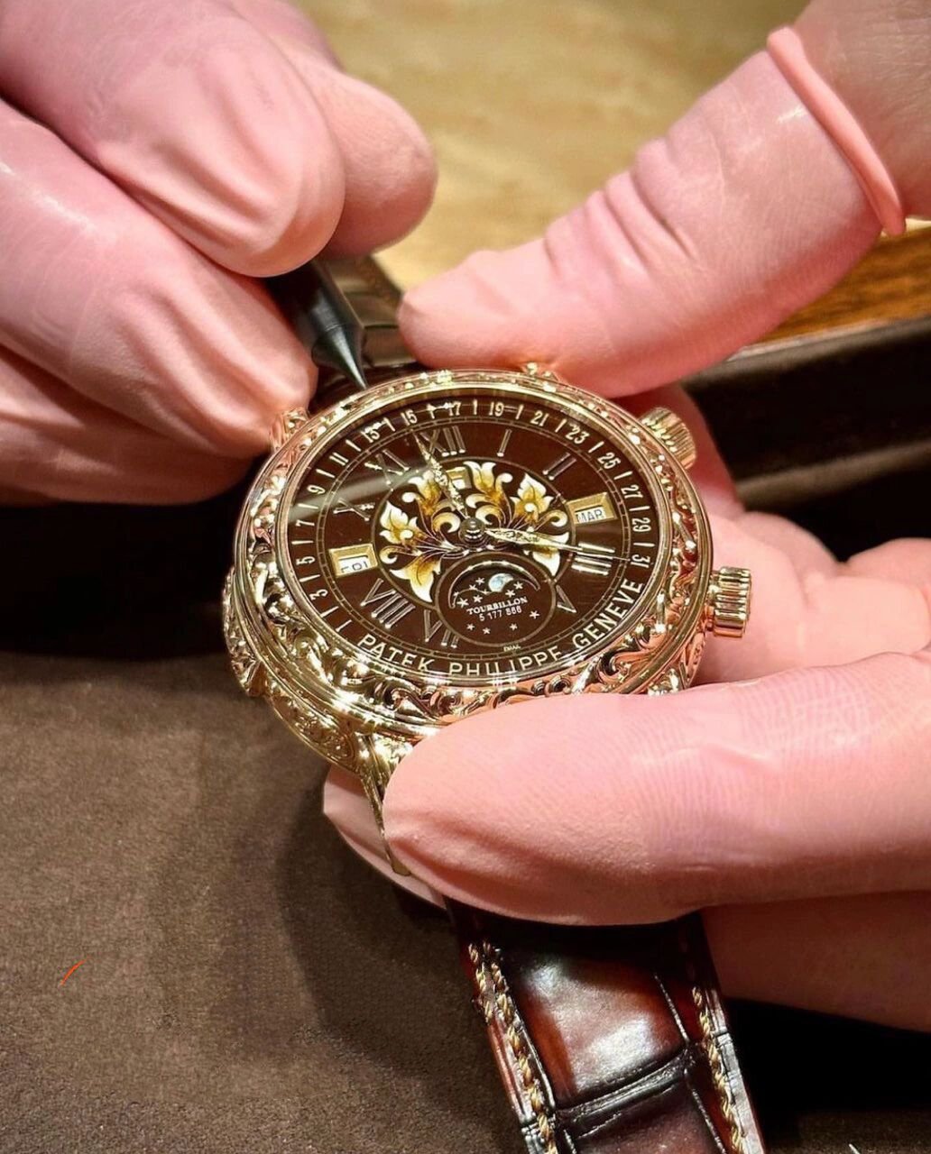 98百达翡丽新一代超级复杂功能时计表王 2021年新登场的6002r天文陀