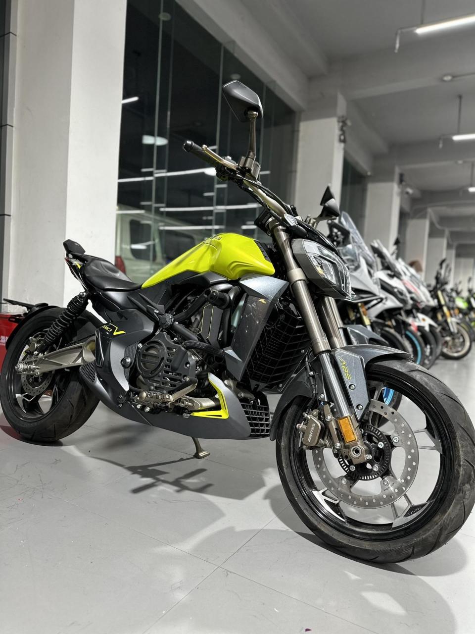 升仕310v,官方价格26800元,全新 ,有质保,现在16800元,外地可物流