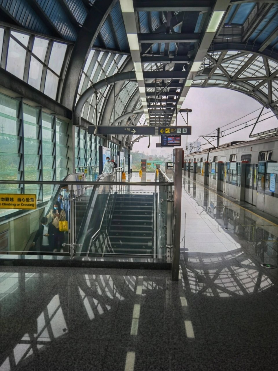 地铁四号线:明蜀王陵站