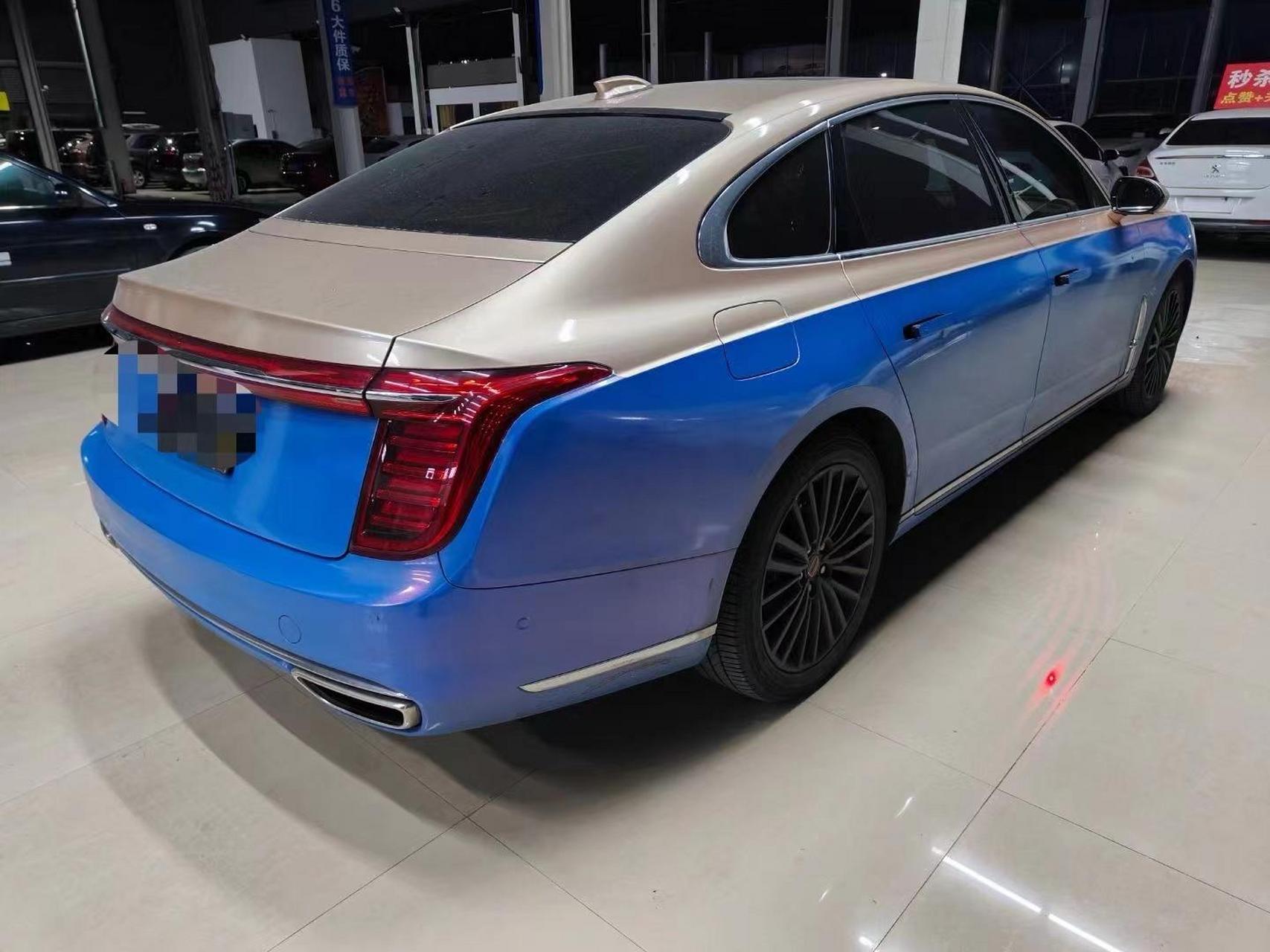 红旗h9. 21年  黑色贴双拼膜 一手车  全车原版原漆   新车指导价36.