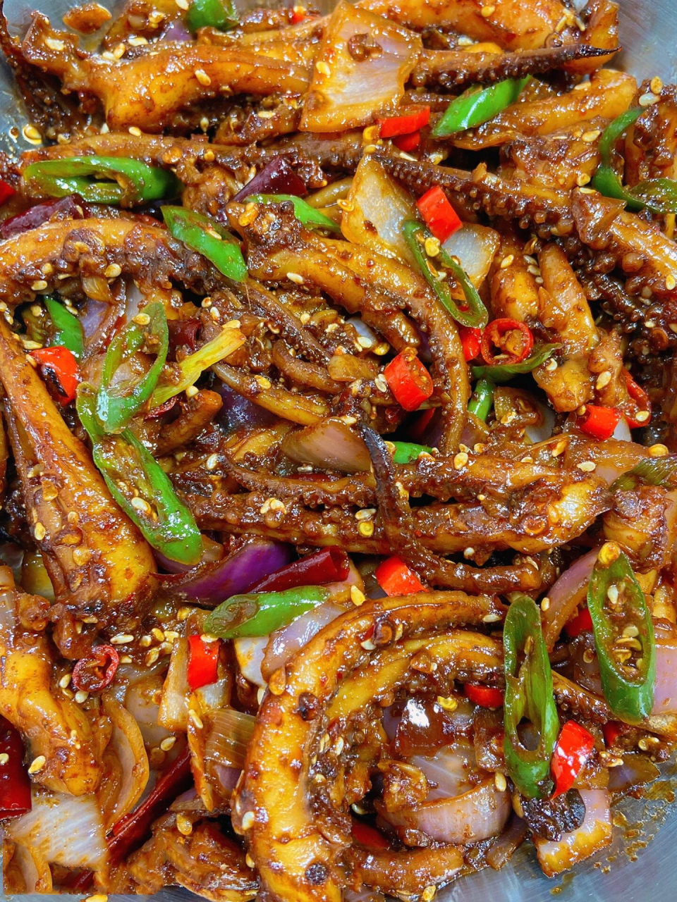 这个香辣鱿鱼须真的太过瘾了! 又香又辣,吃一口就沦陷!