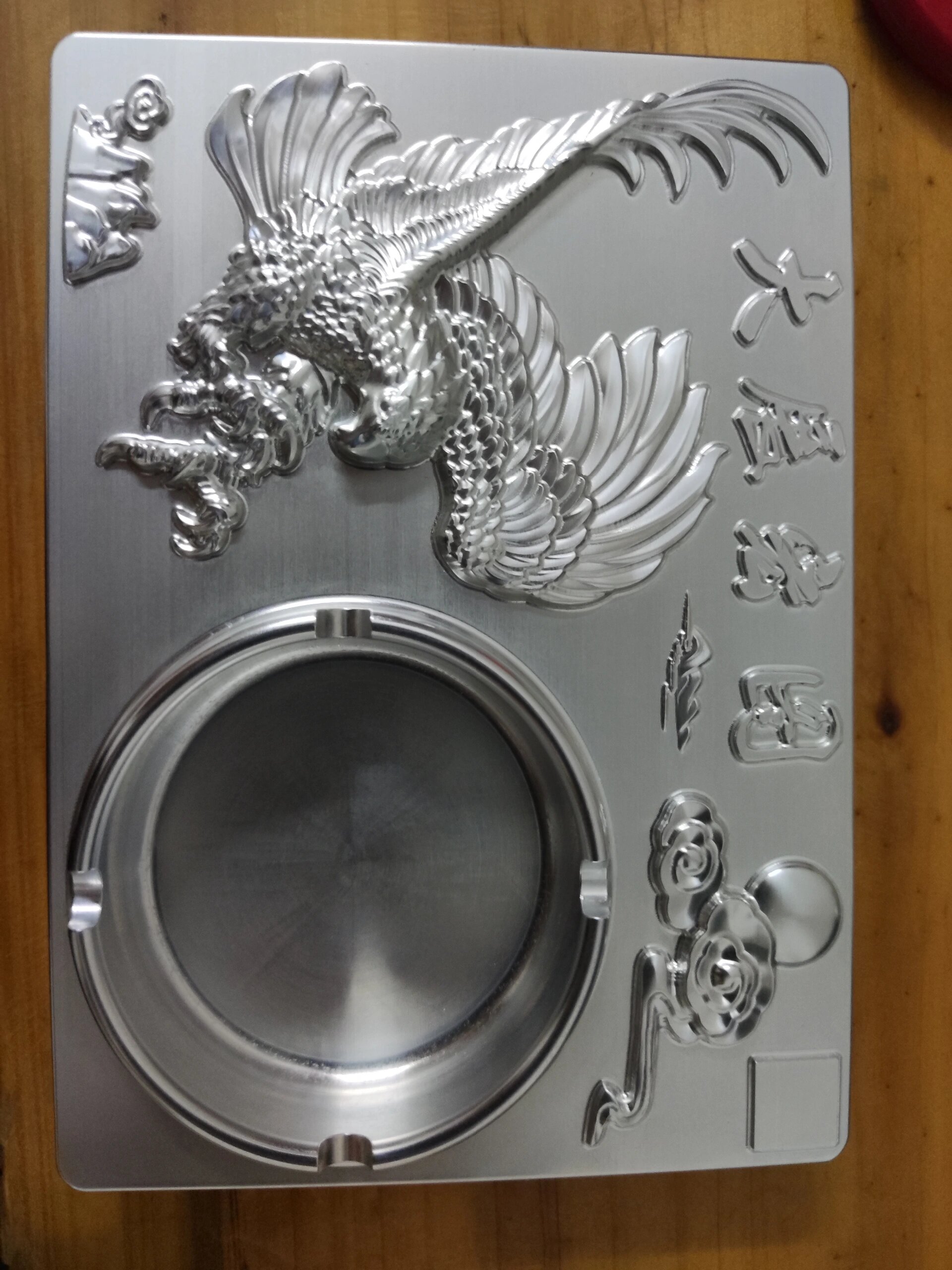 cnc加工的烟灰缸.上图的图档,编程路径,及成品均可出.