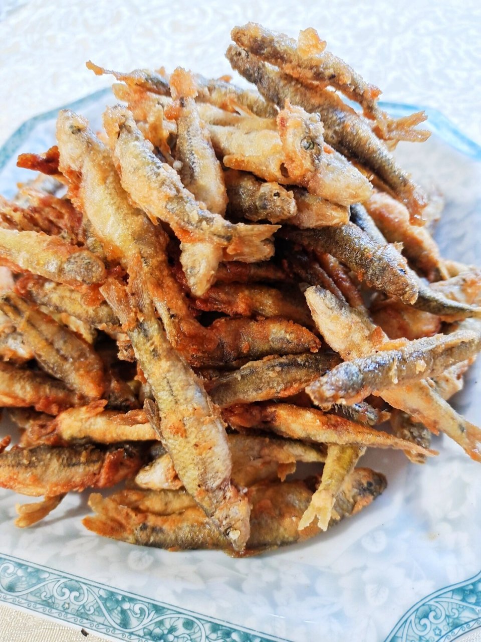 炸酥鱼,孩子一吃一大把 香鲜酥脆,小炸鱼,老少皆宜,补钙能手!