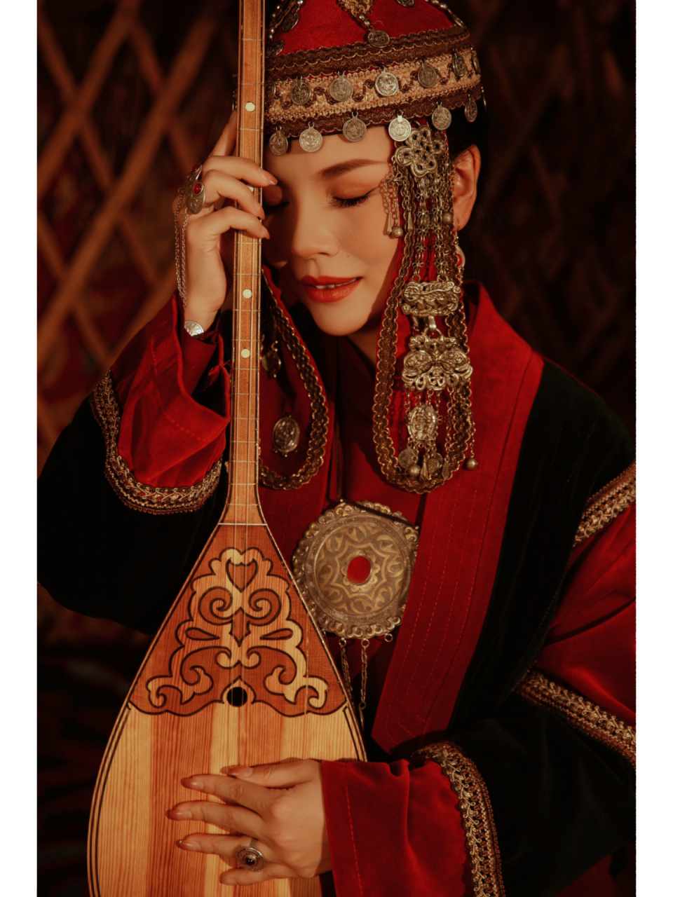 298元6张精修,想减肥成功后,带着老公来一组哈萨克风格的婚纱照.