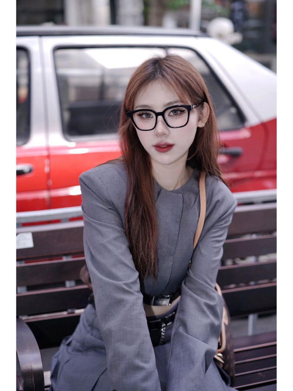 最近入手了黑框眼镜👓 拍照日常戴都很好看 黑框眼镜配各种穿搭 