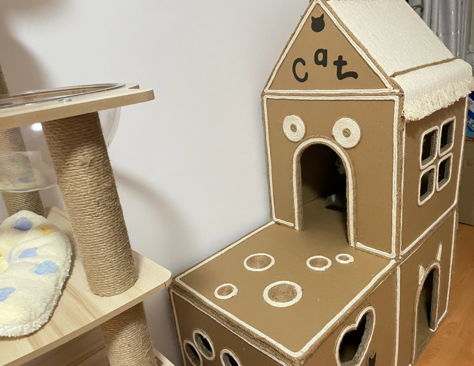 猫窝 本想废物利用但是快把自己练废了 耗时一个双休打造的纸箱猫别墅