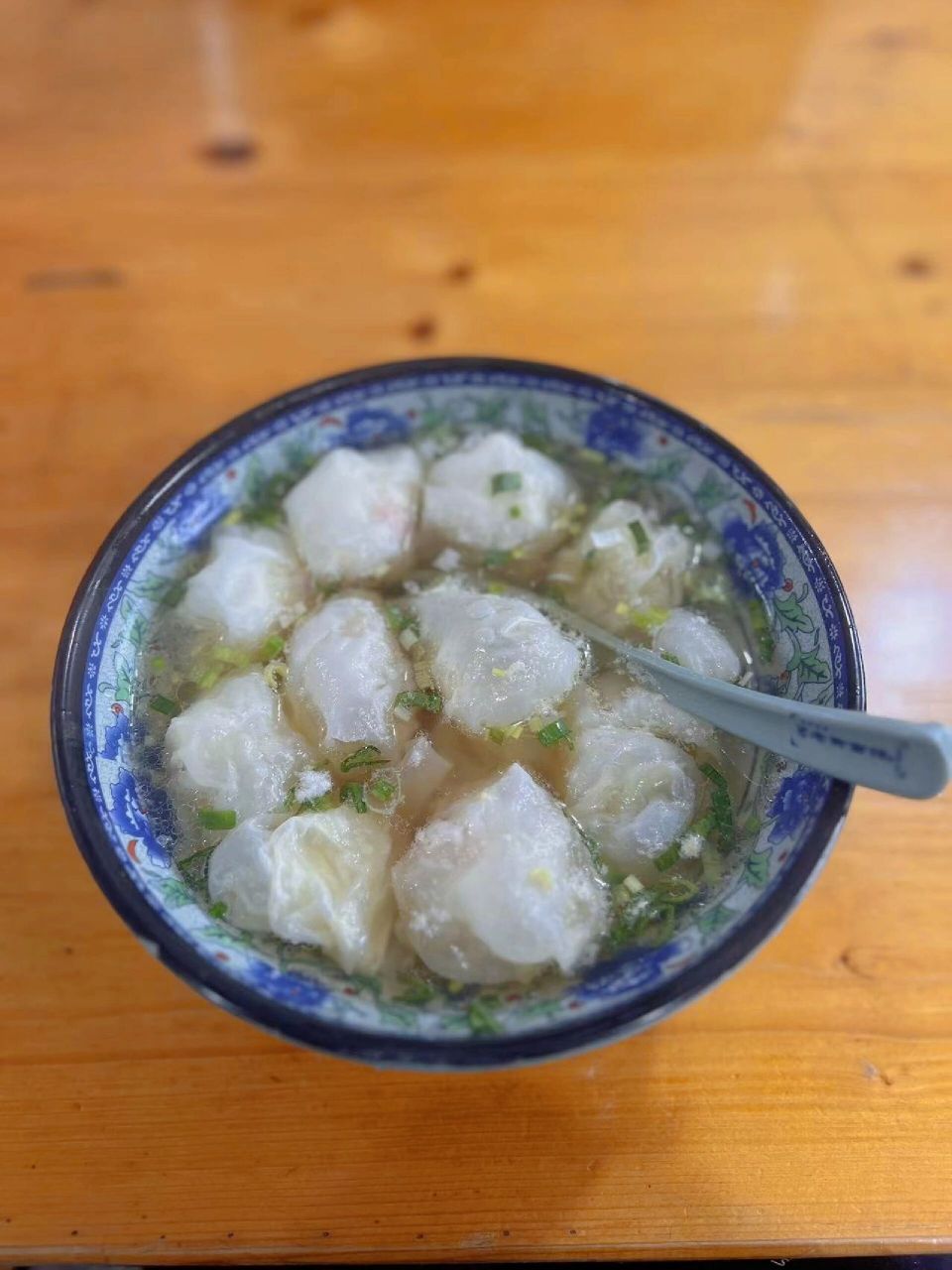 去昆山正仪老街每次去必买必吃的几样 泡泡馄饨:基本上是没啥馅～哈哈