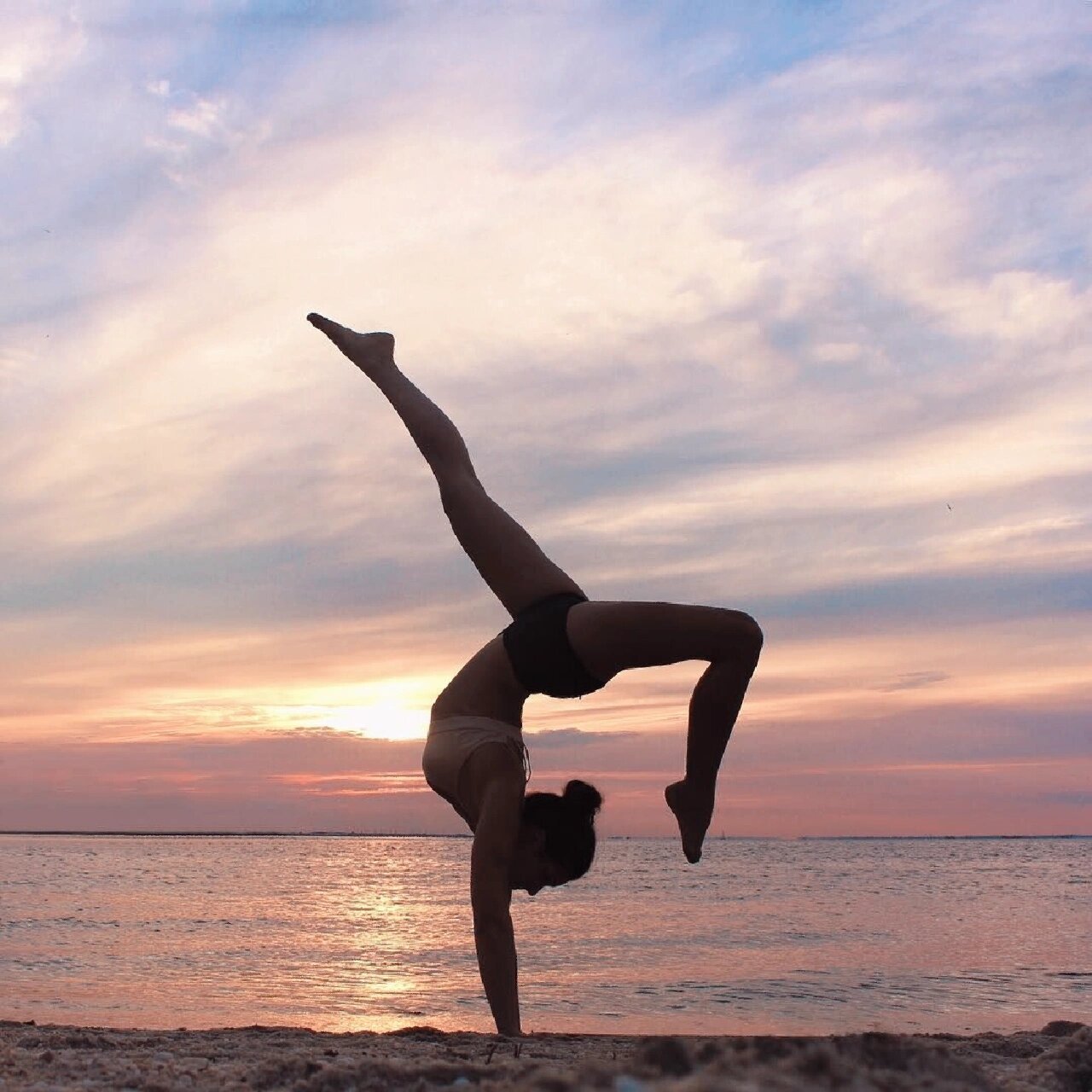 海边瑜伽体式拍照 | 瑜伽的美 值得记录 瑜伽和大自然,有着天然美好的