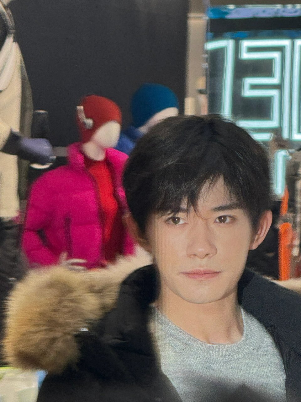 易烊千玺的温度差,昨天是总裁,今天是大学生   #易烊千玺昨天总裁今天