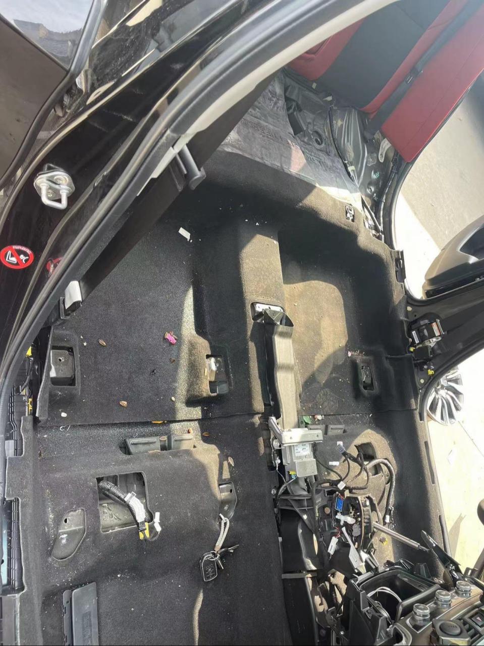 修天窗漏水整个过程(拆装与晒),最后还会把您爱车洗干净,完美交车.