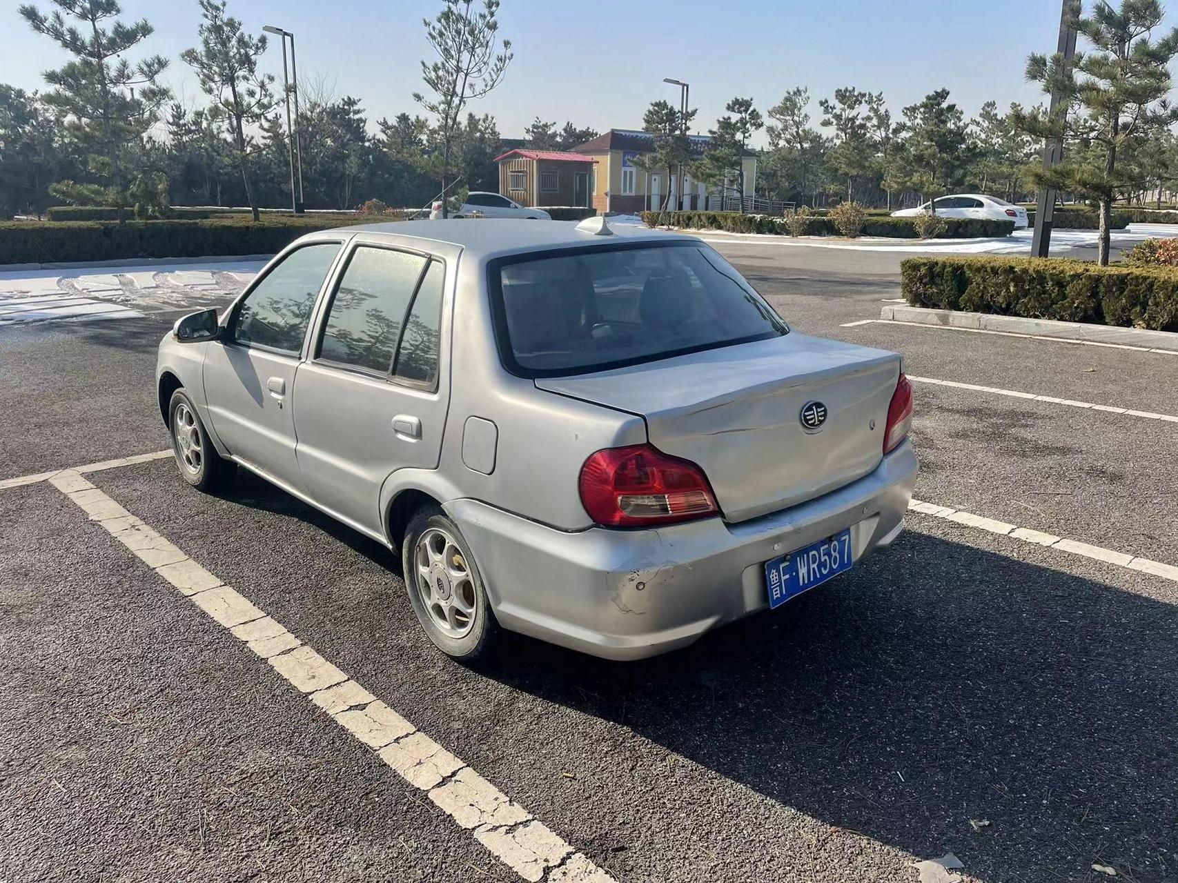 13年一手车,夏利n3,实表4万多公里,费用都到4月,6800