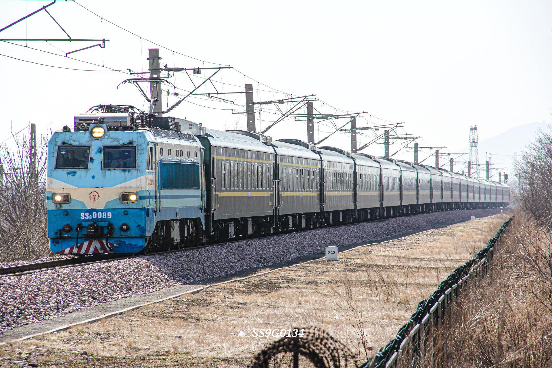 老骥伏枥,志在千里!ss8型电力机车