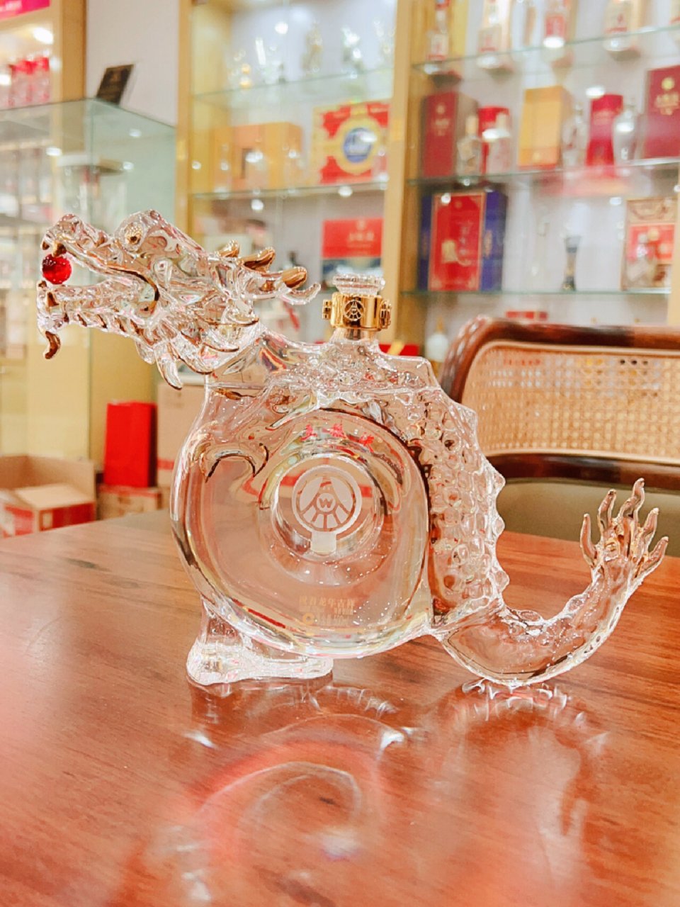 这才是名副其实的生肖酒五粮液祝君龙年吉祥 四川五粮液股份公司十二