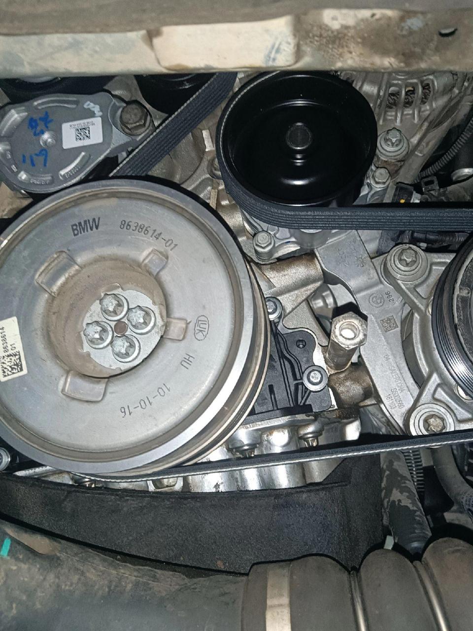 宝马x1,mini同时更换曲轴前油封,皮带,皮带轮,水泵,碳罐电磁阀