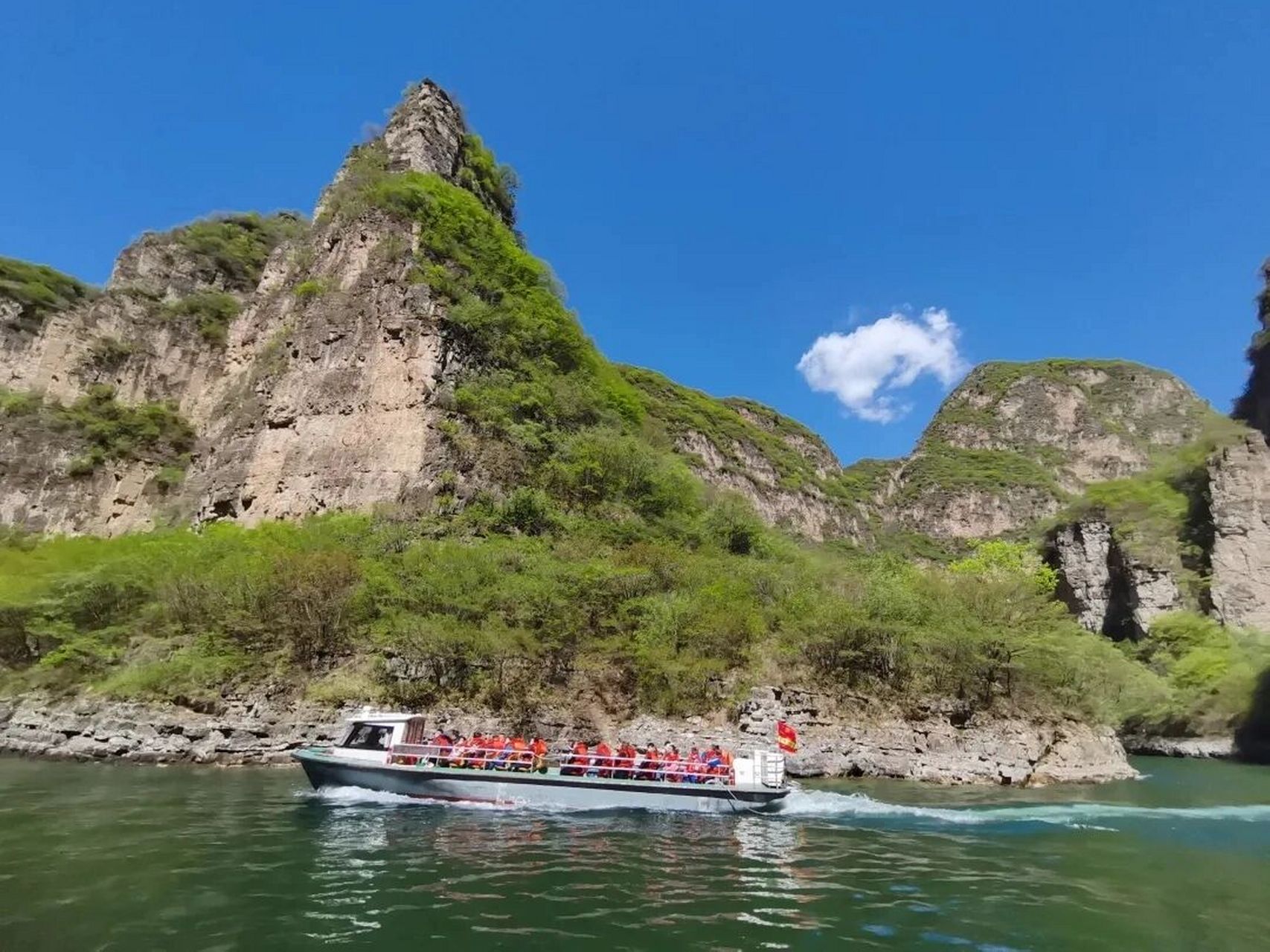 北京 延庆 绝美 龙庆峡 小三峡胜似三峡,山比三峡险. 小漓江赛过漓江,