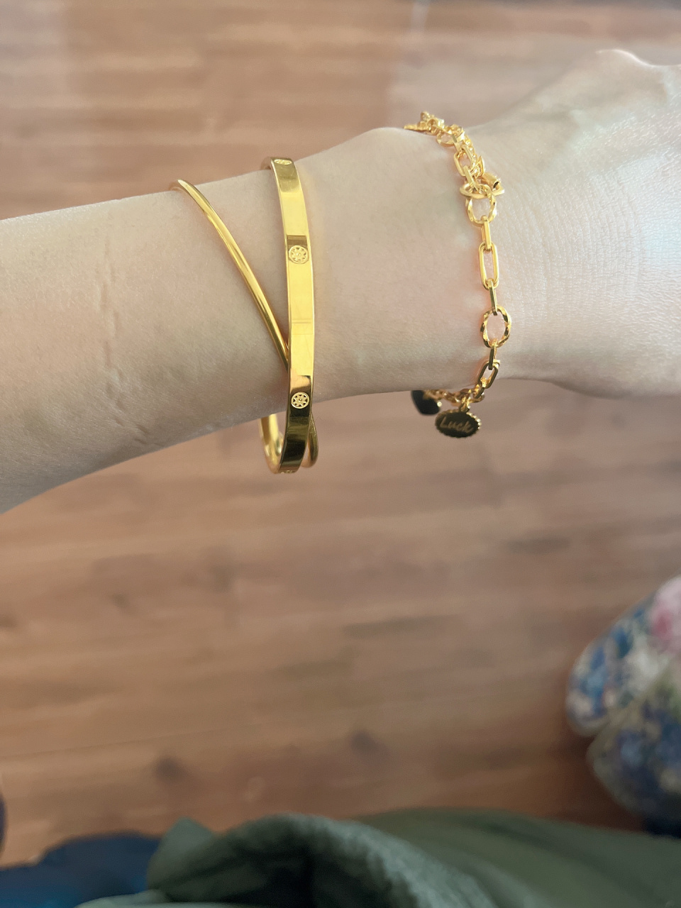 周大福lucky手链 防丢扣 虽然是弹簧扣,但架不住周大福lucky手链的