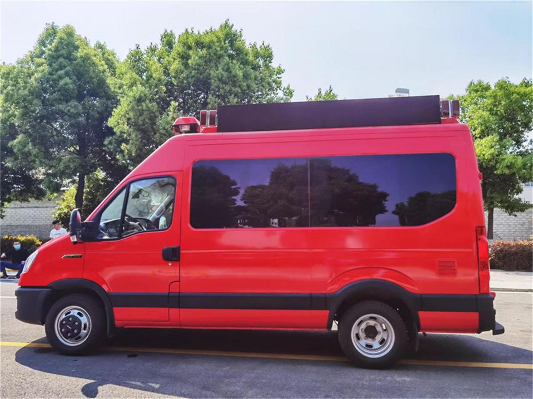 依维柯考斯特通信指挥车,四驱通信指挥车指挥方舱 四驱通信指挥车