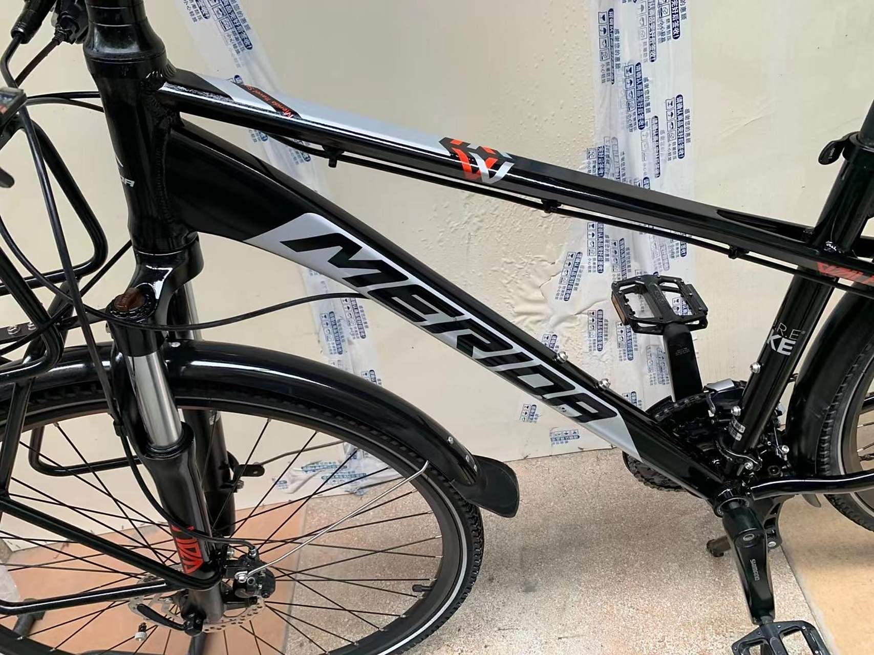 美利达野狼3,旅行车,特价2980元,配置喜玛诺27速油刹,线控锁死前叉