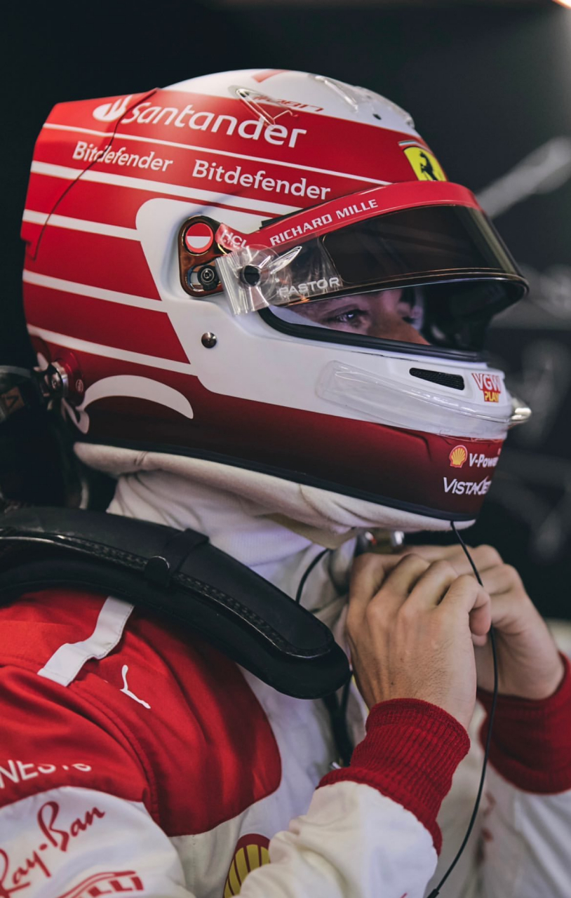 【f1】夏尔·勒克莱尔在2023年摩纳哥站使用过的赛车装备已经被拍卖