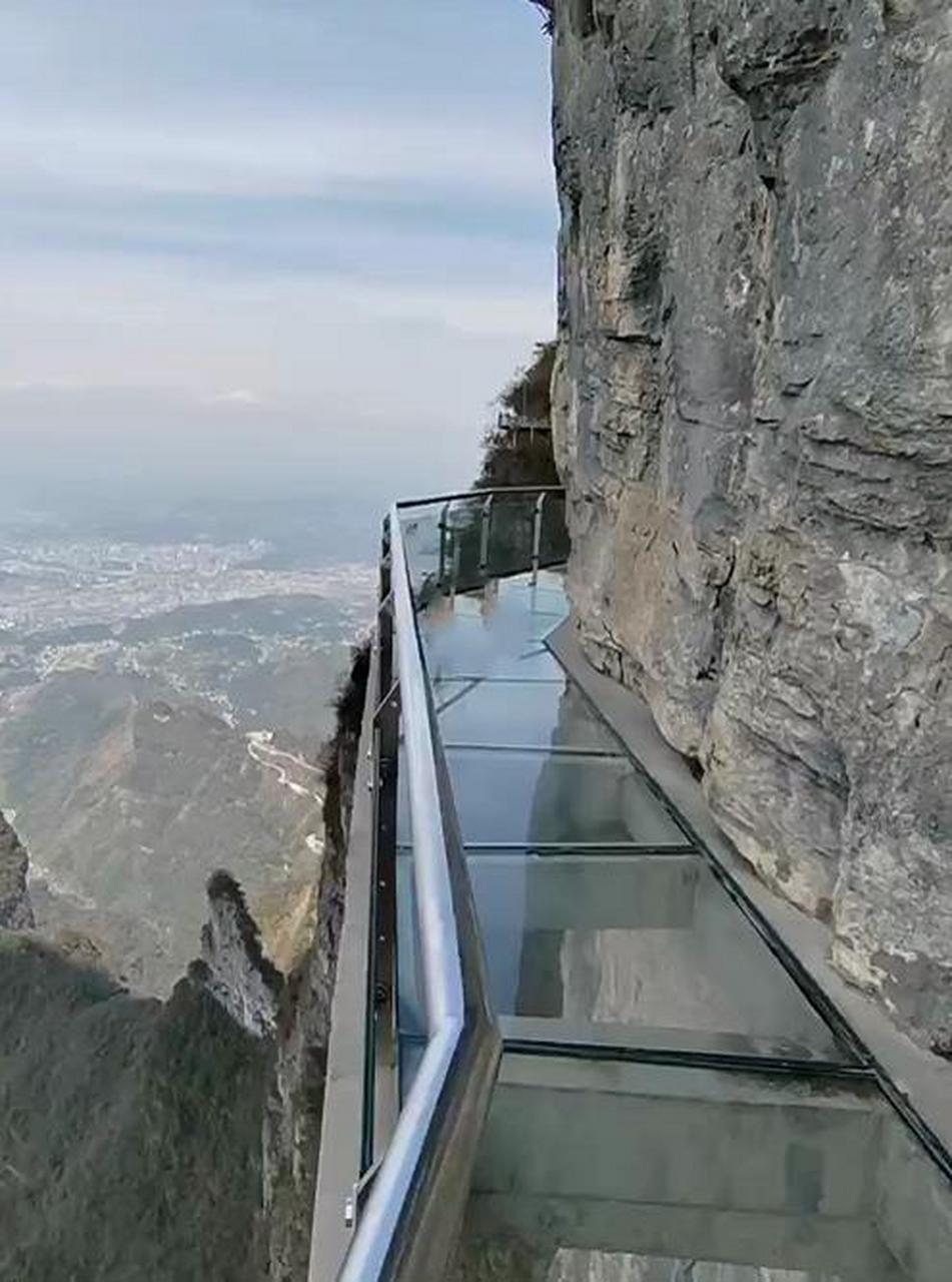 永泰天门山玻璃栈道图片