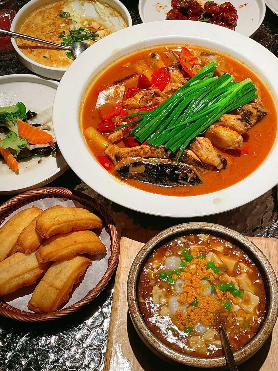 外婆家旗下的高端线,菜品坏境什么的看得出来的用心 	 点的几个菜都