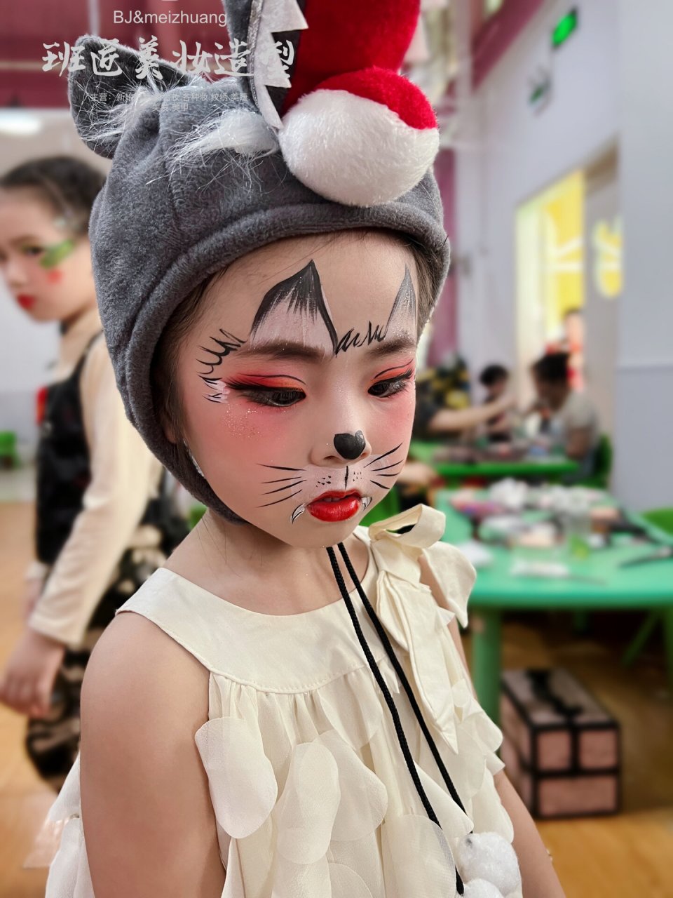 儿童舞台妆/可爱小狼妆容