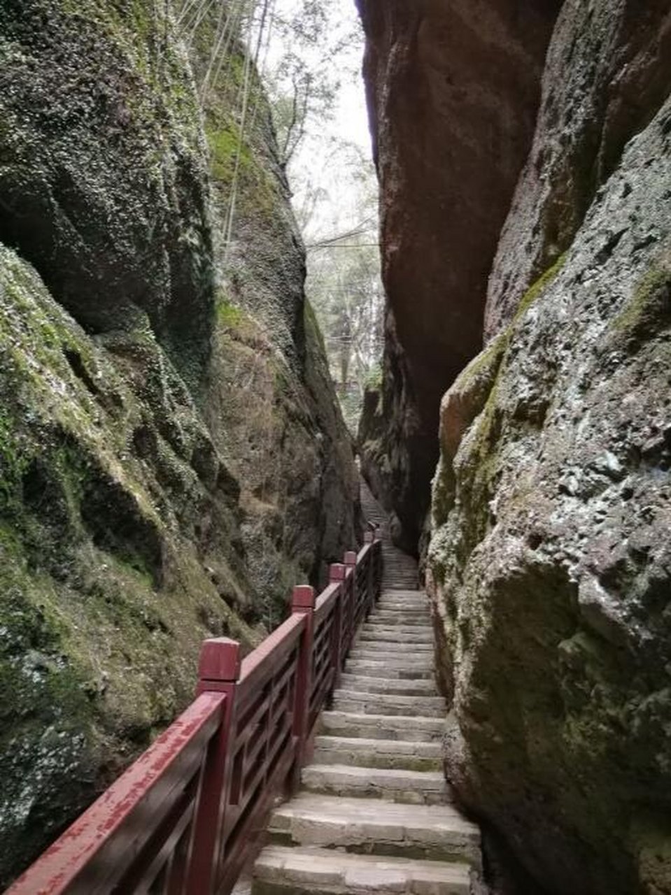 家乡的景点:翠微峰 宁都翠微峰,位于江西省宁都县城南15公里处,是宁都
