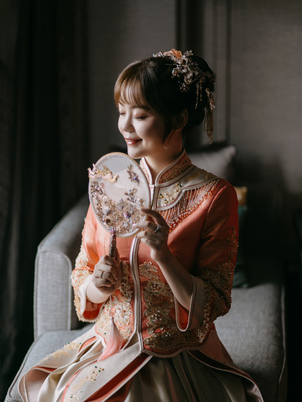 最有韵味的秀禾服,78美得心醉 "未窥灯下红妆女,先醉炉边绿绮觞,那