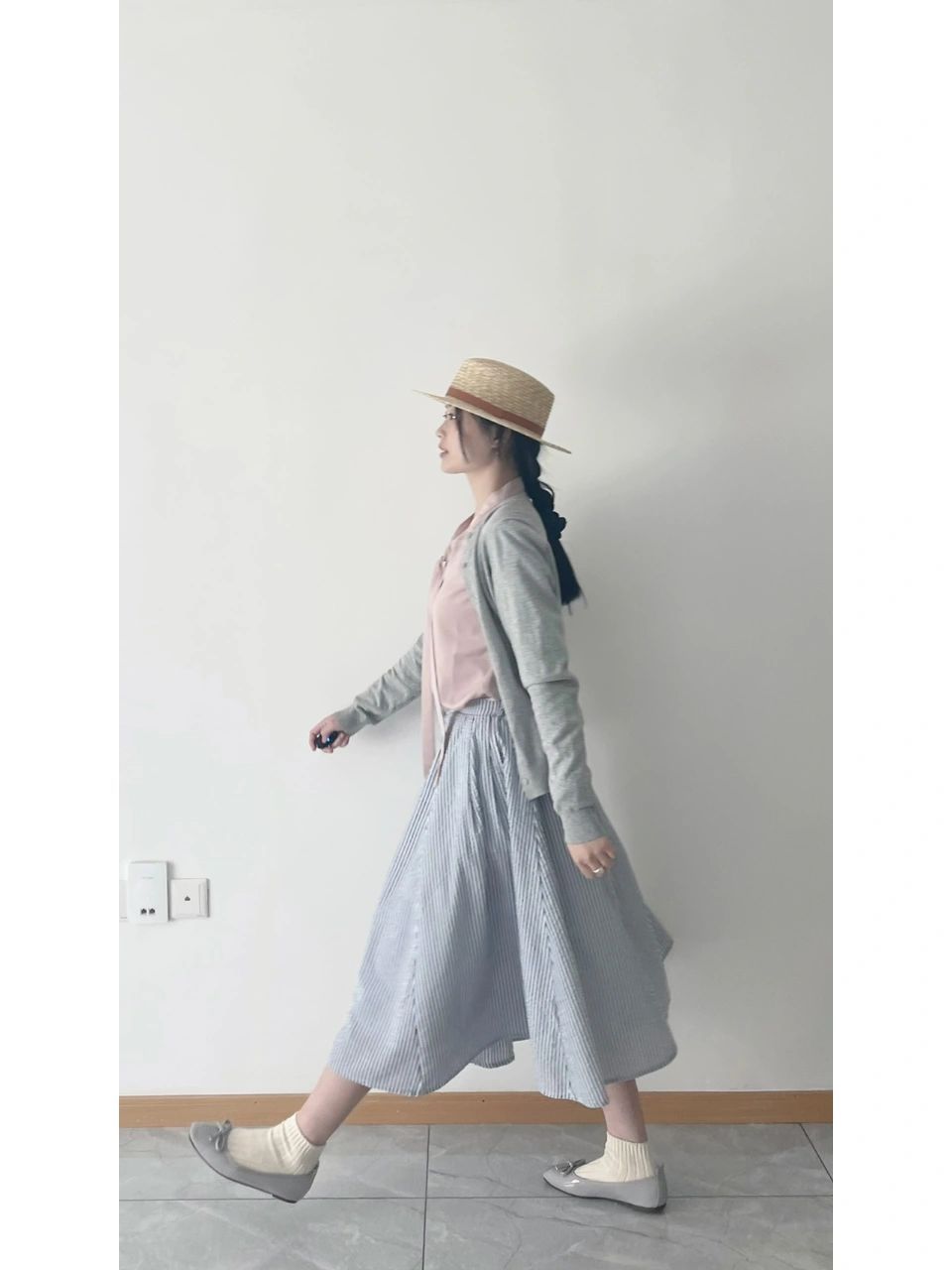 23度怎么穿 今天又开始暖和了,针织衫很适合现在的温度,这一套是谁穿