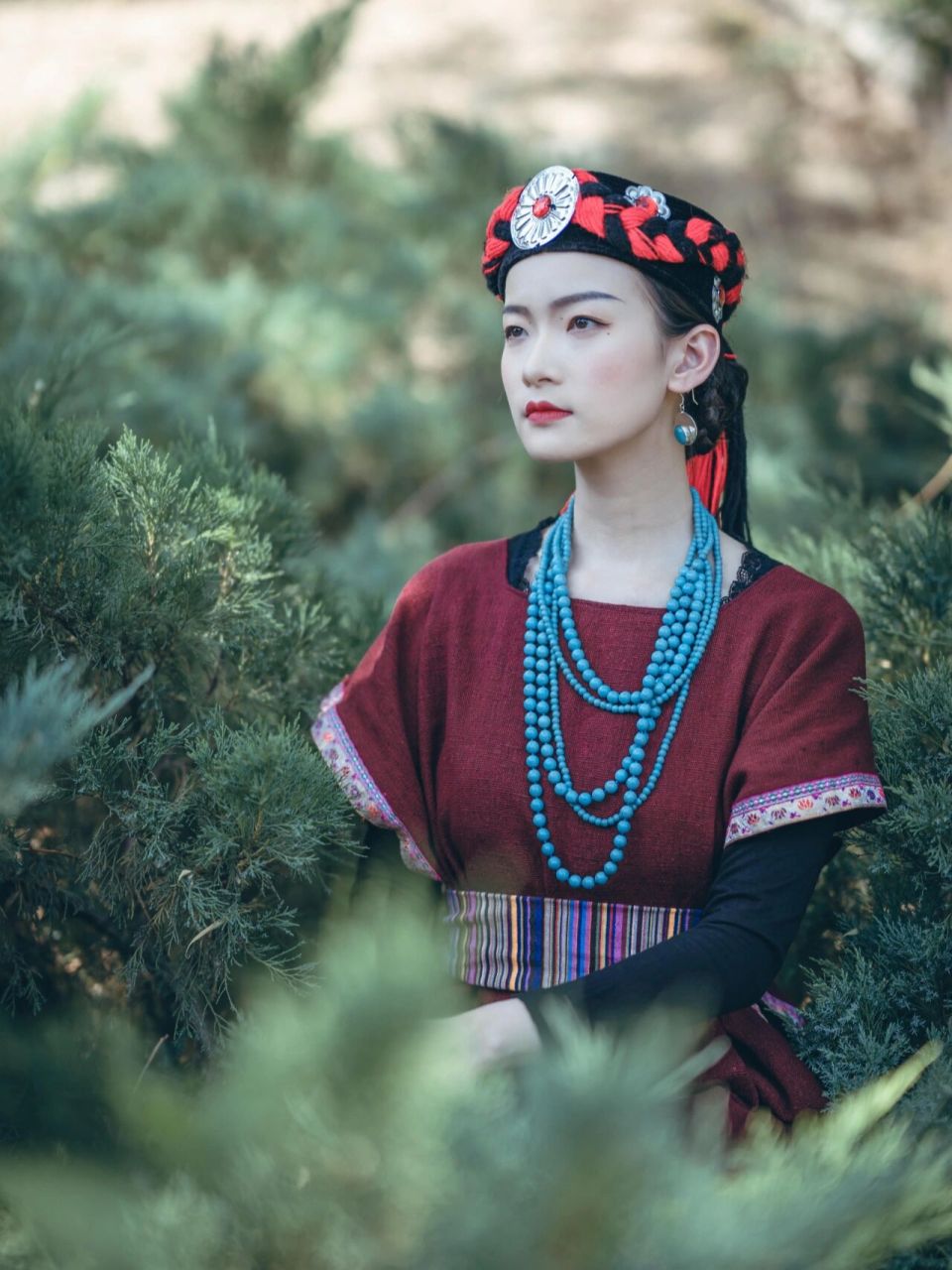 95门巴族简介: 门巴族主要分布在西藏门隅和墨脱地区,"门巴"是灿镲